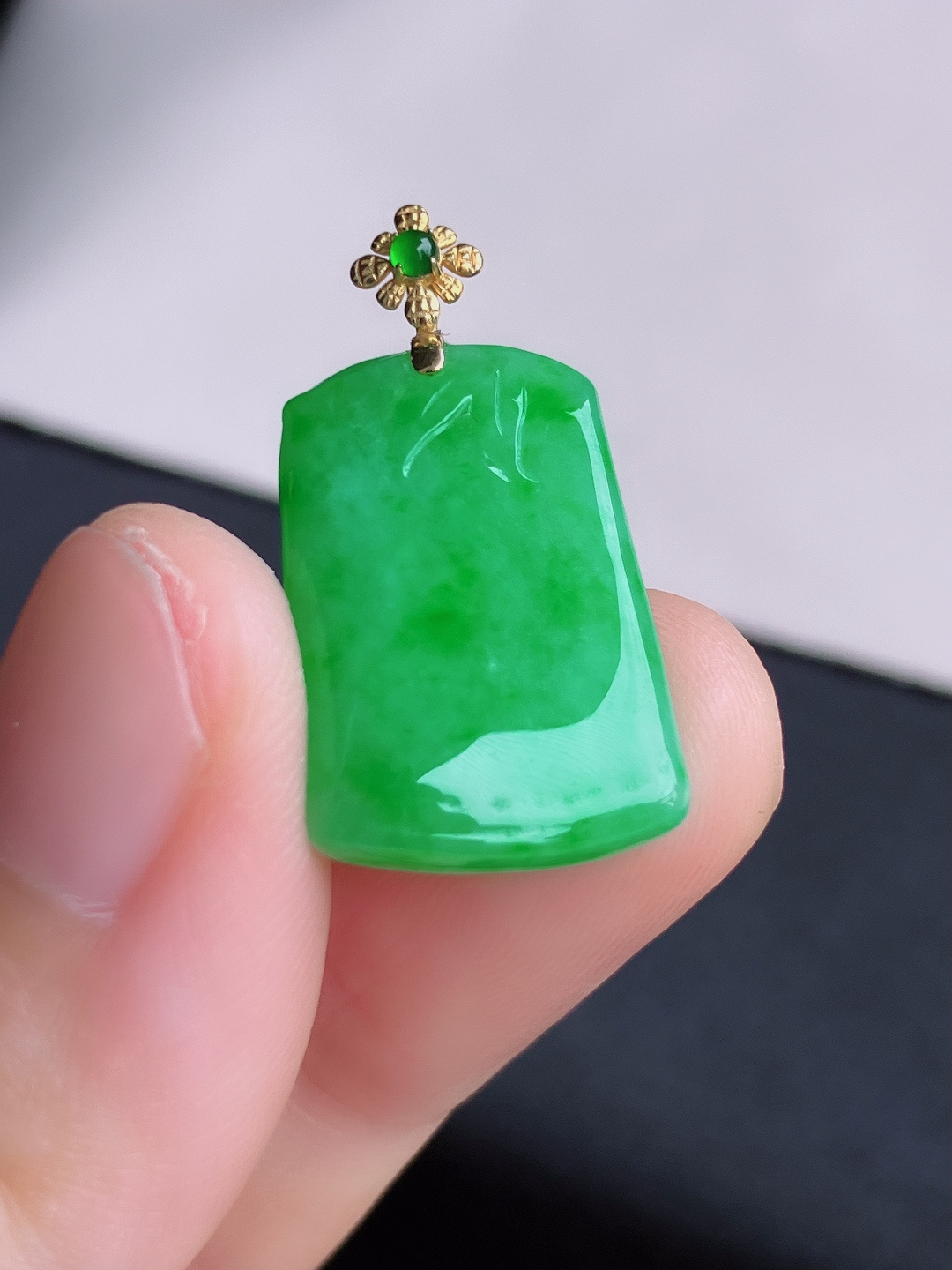 ️翠绿平安牌，简约时尚，尺寸28.8/22/15/5.3/自然光实拍