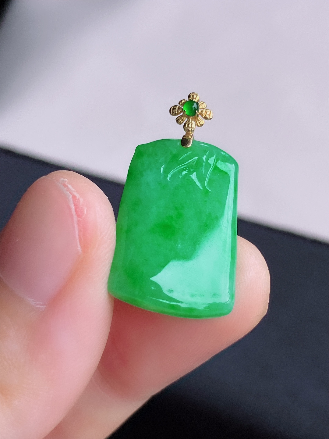 ️翠绿平安牌，简约时尚，尺寸28.8/22/15/5.3/自然光实拍