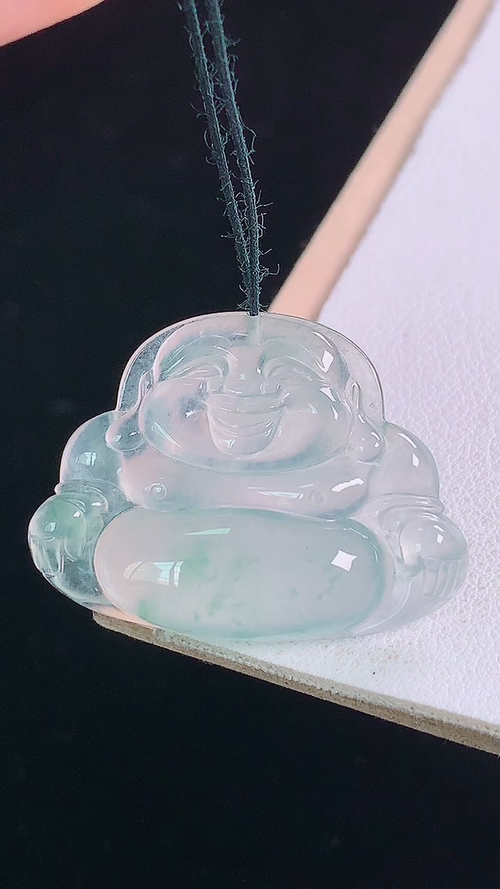 冰飘花佛公，无裂，尺寸:23.7-32.2-5.1mm