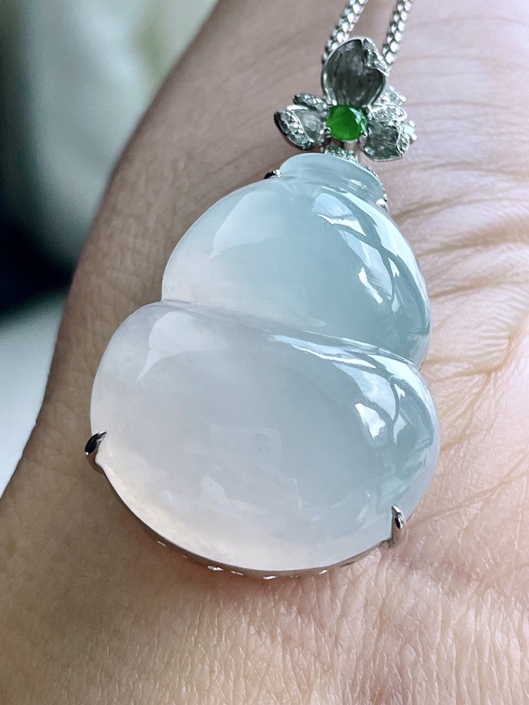 白冰葫芦大葫芦吊坠，18k金镶嵌，无裂，性比高，厚装