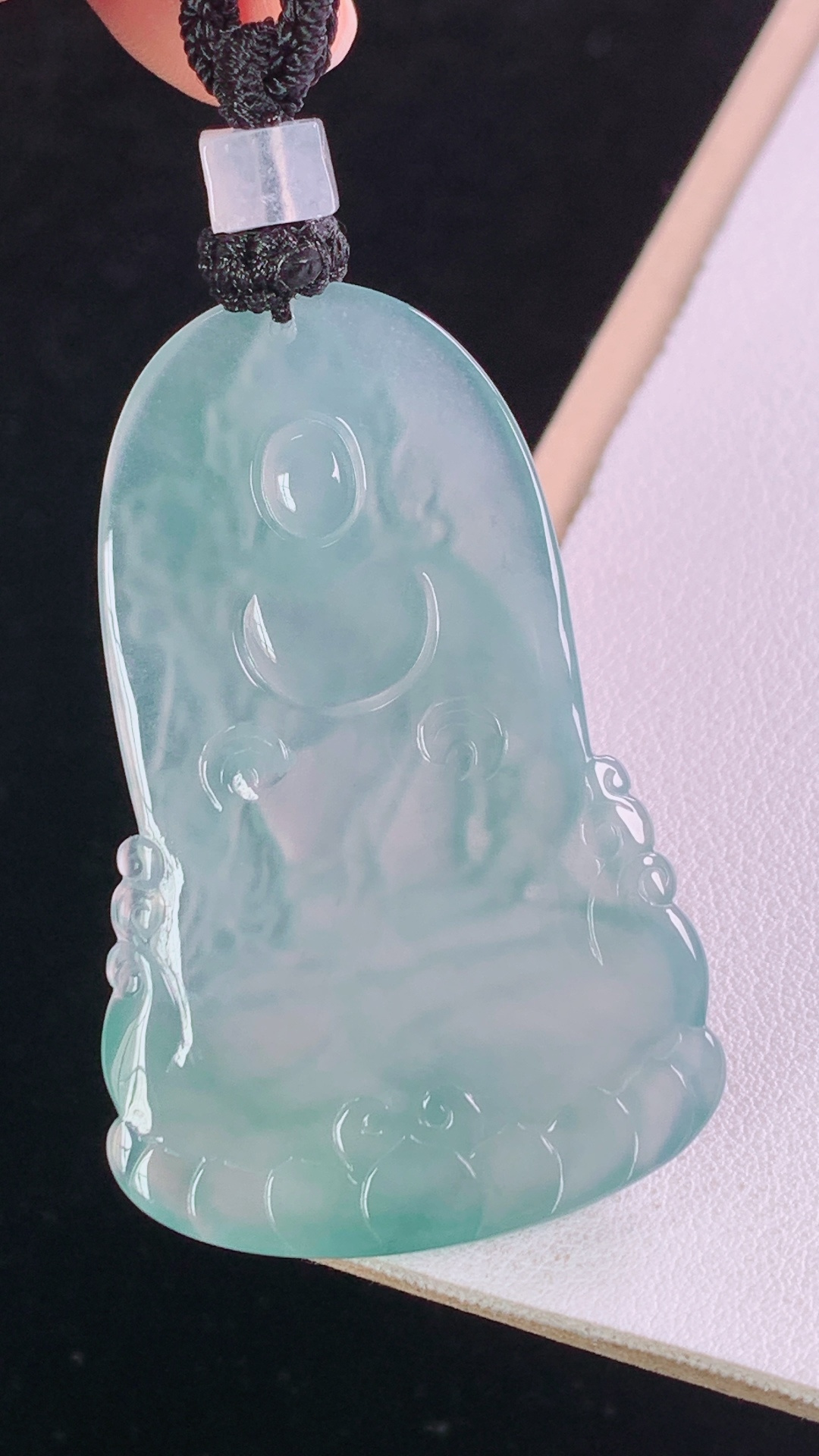 ️冰蓝大势至菩萨，色泽清新，水润清爽，无裂，尺寸:51.1-33.0-5.0mm 3