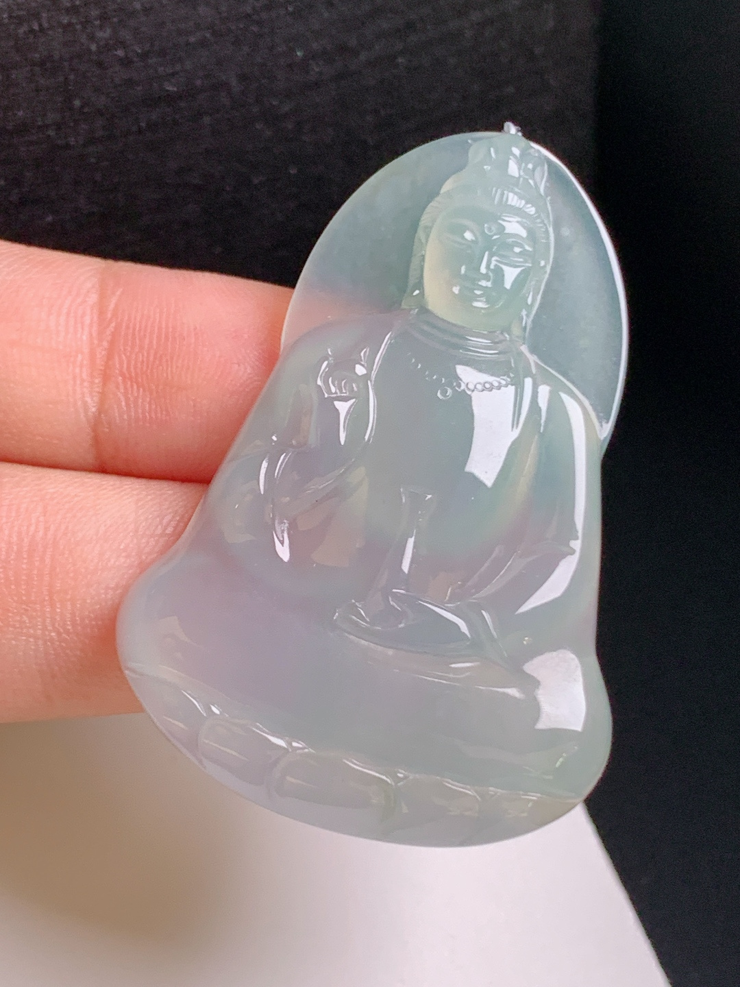 高冰素衣观音，种老起胶，慈容祥和，平安顺遂
