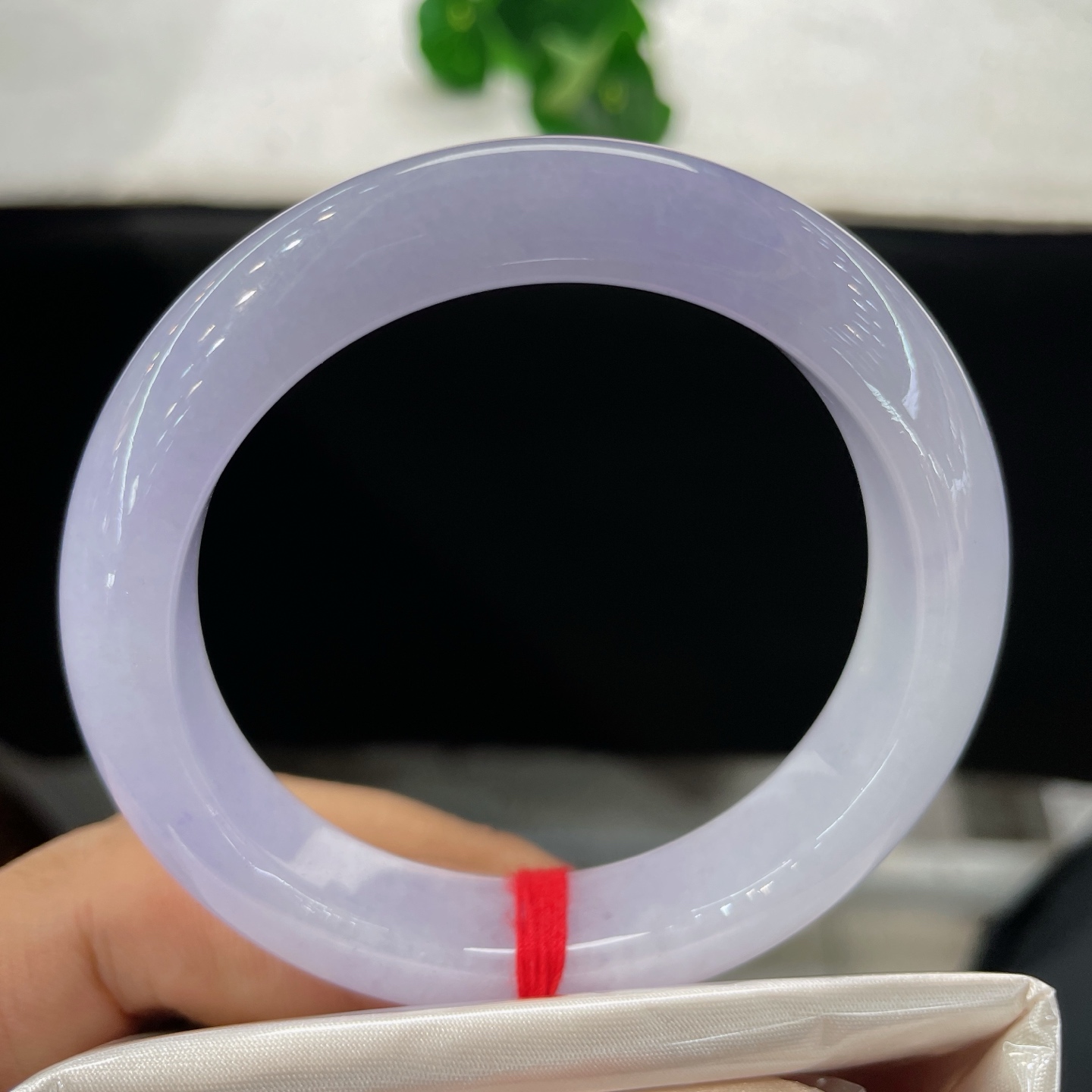 天然翡翠手镯 圈口54.6/12.2/9.0，老坑料冰紫正圈，54/55可戴，冰玉凝烟紫，圆镯揽清欢。腕间一环柔紫，漫染十里风月。无裂