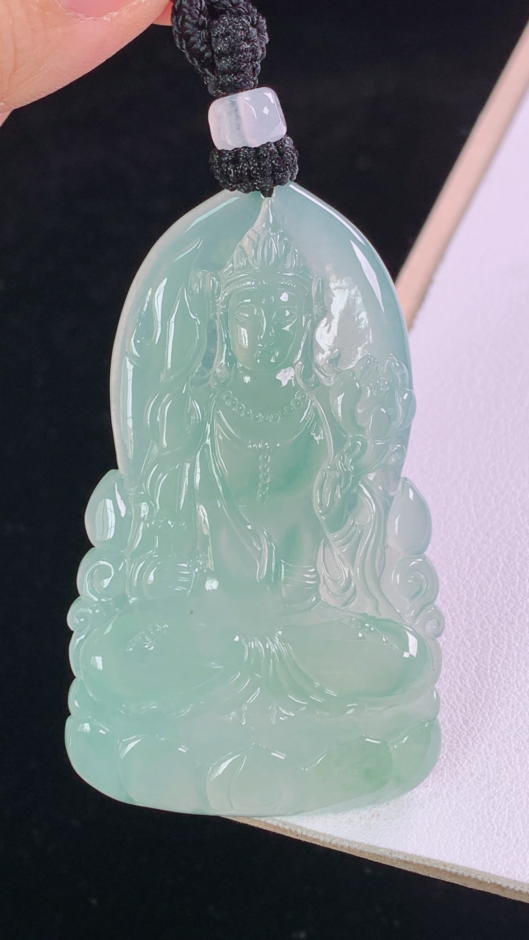 冰种虚空藏菩萨，冰润荧光，胶感十足，无裂，尺寸61.2-36.6-5.3mm