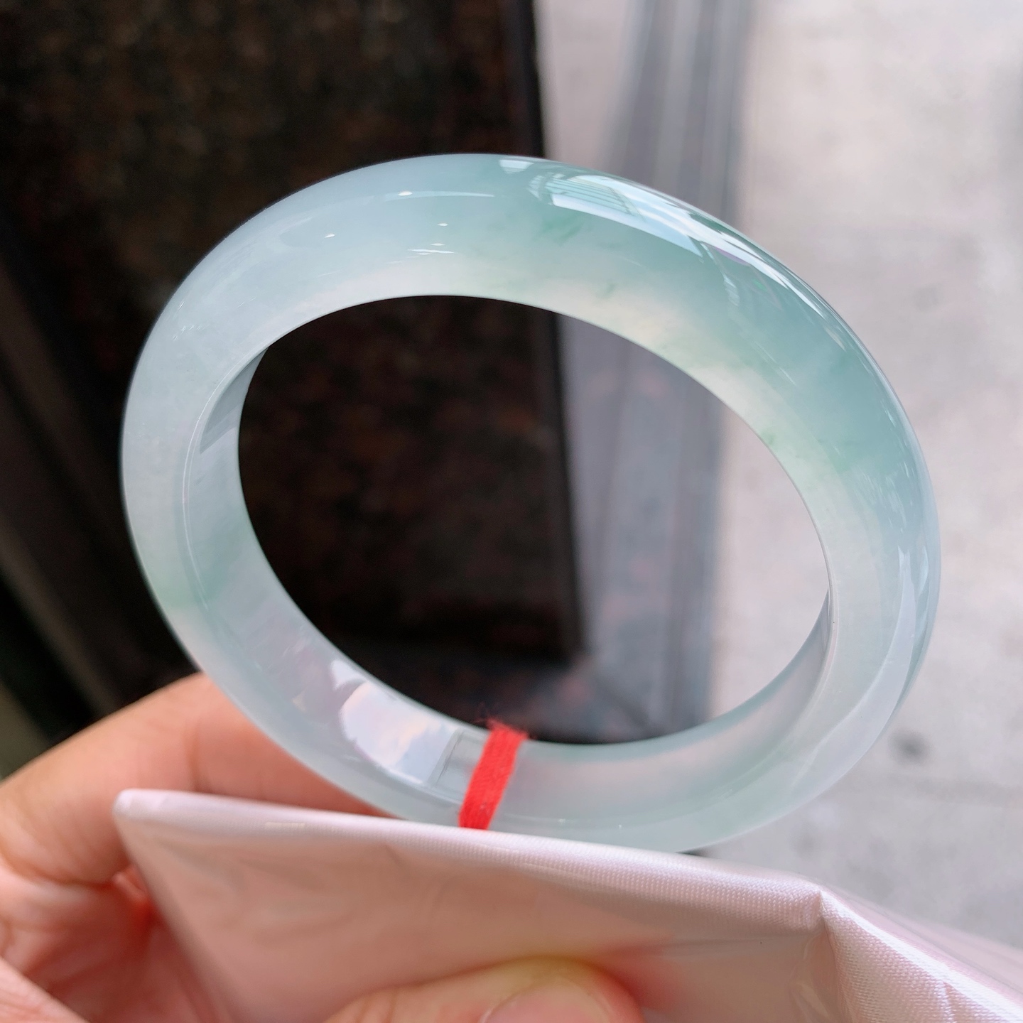 正圈冰飘花，无裂，起荧光