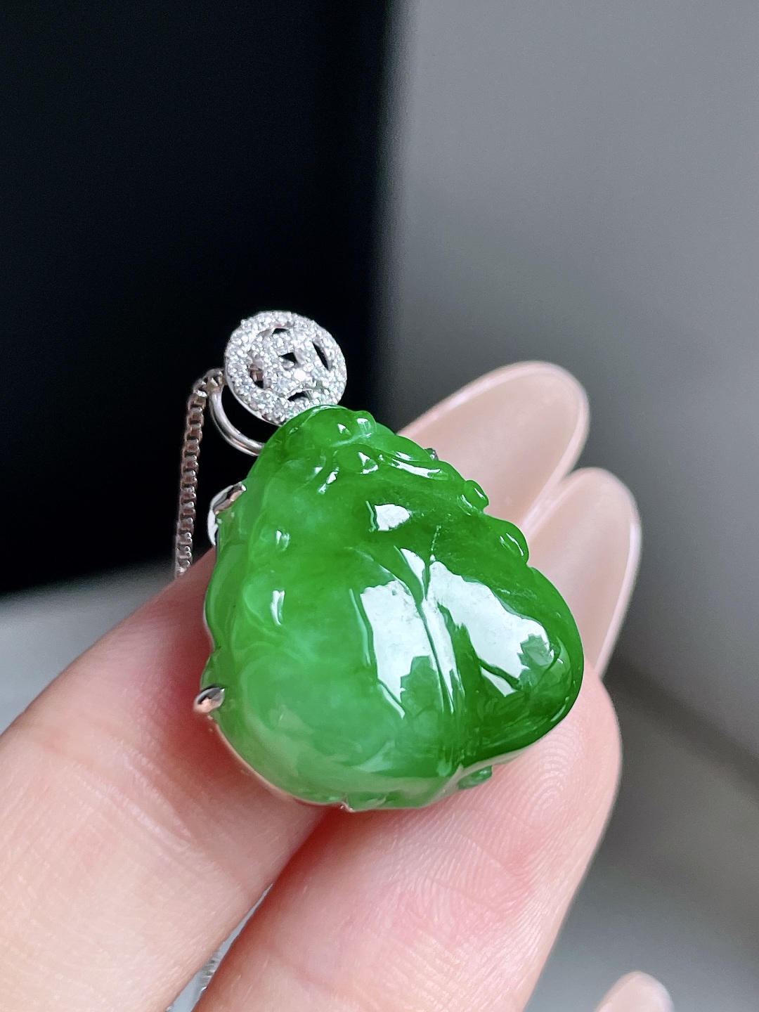 冰阳绿貔貅 色泽浓郁 种老水润18k金镶嵌 整体 26/19.8/9 裸石 20/19.8