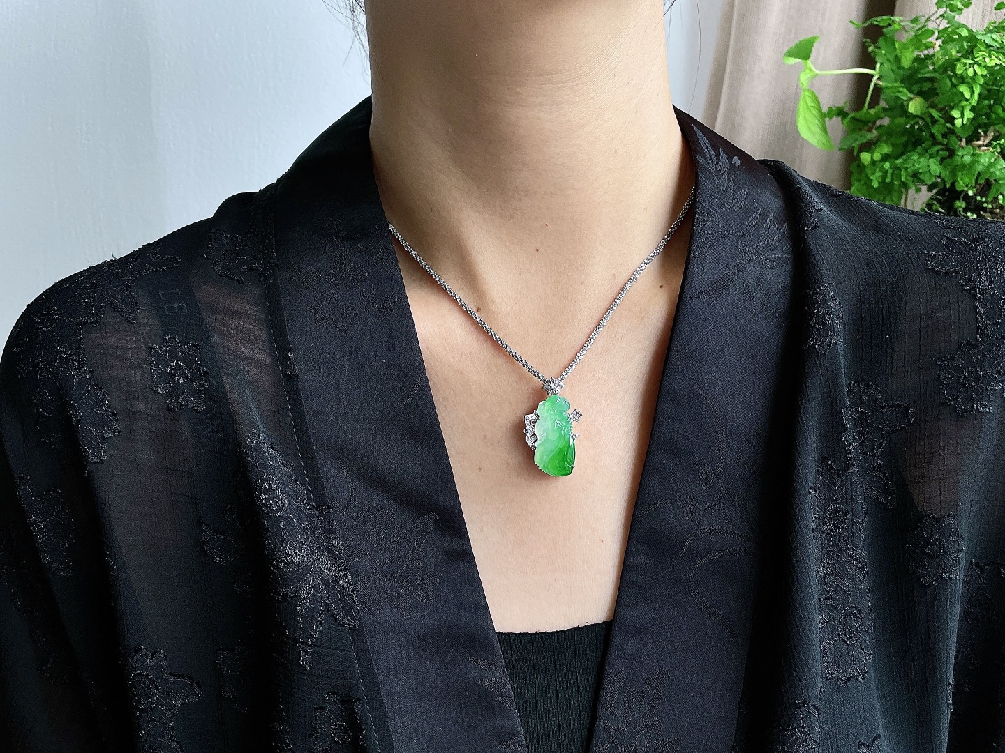 冰飘绿天使花仙子吊坠，18k金镶嵌，无裂，性比高