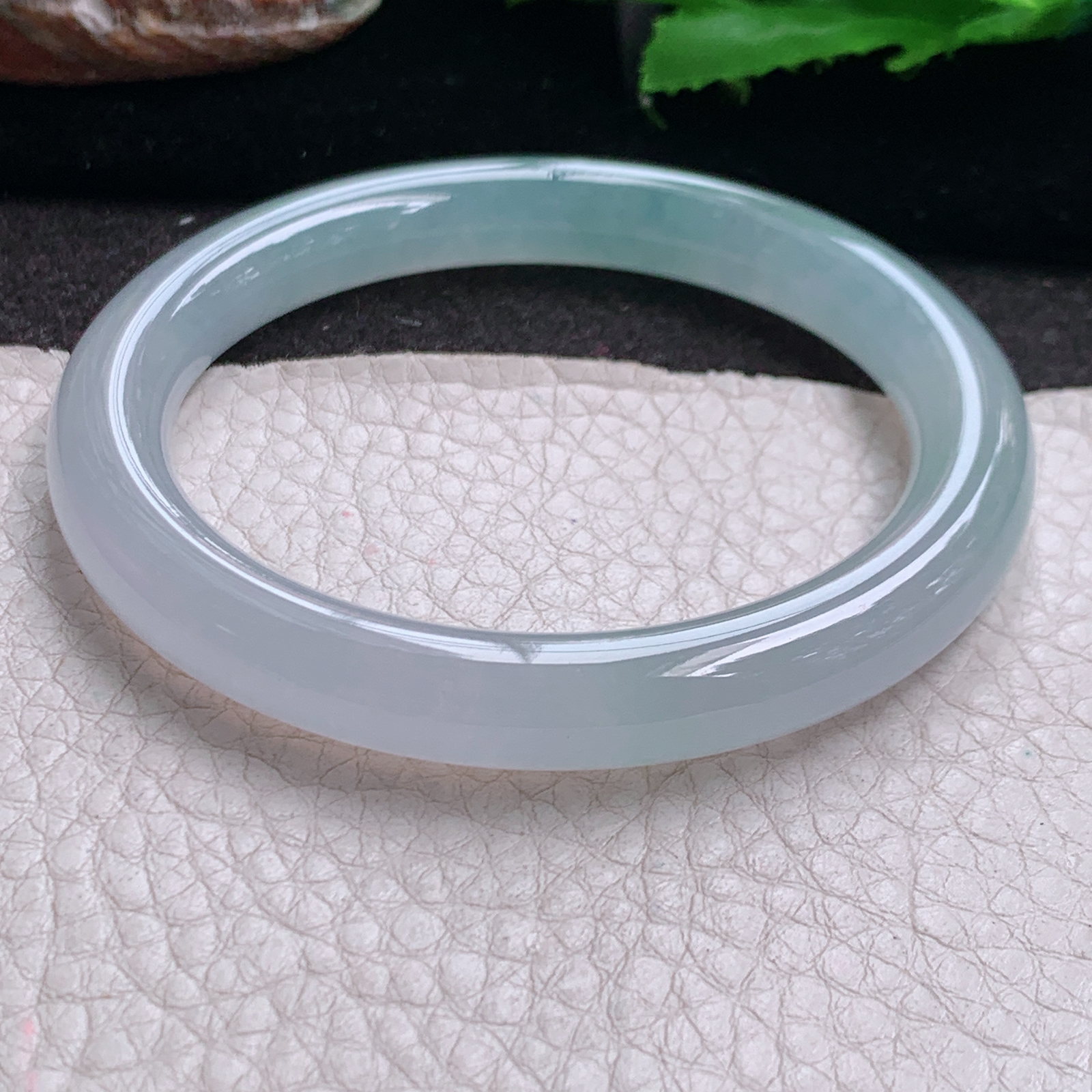 ss自然光55.5*9美人美人镯 缅甸翡翠a货高品质冰透圆条玉手镯