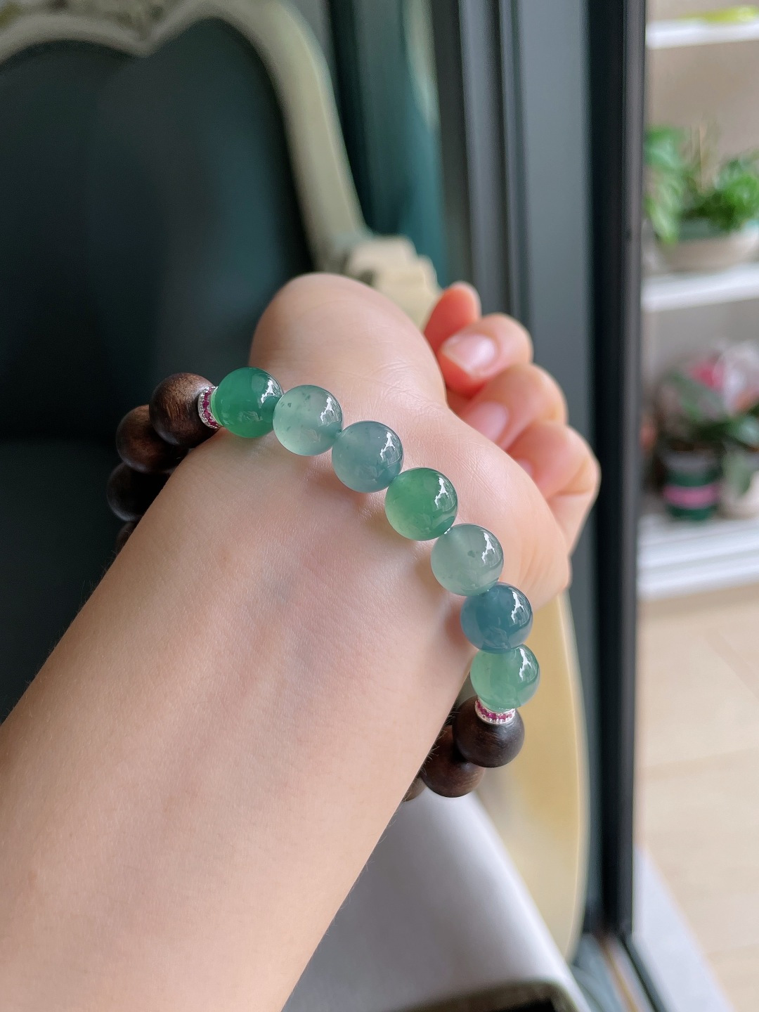 ️，天然翡翠A货，冰多宝圆珠搭配沉香木手串，尺寸：9.8mm。【编3014】