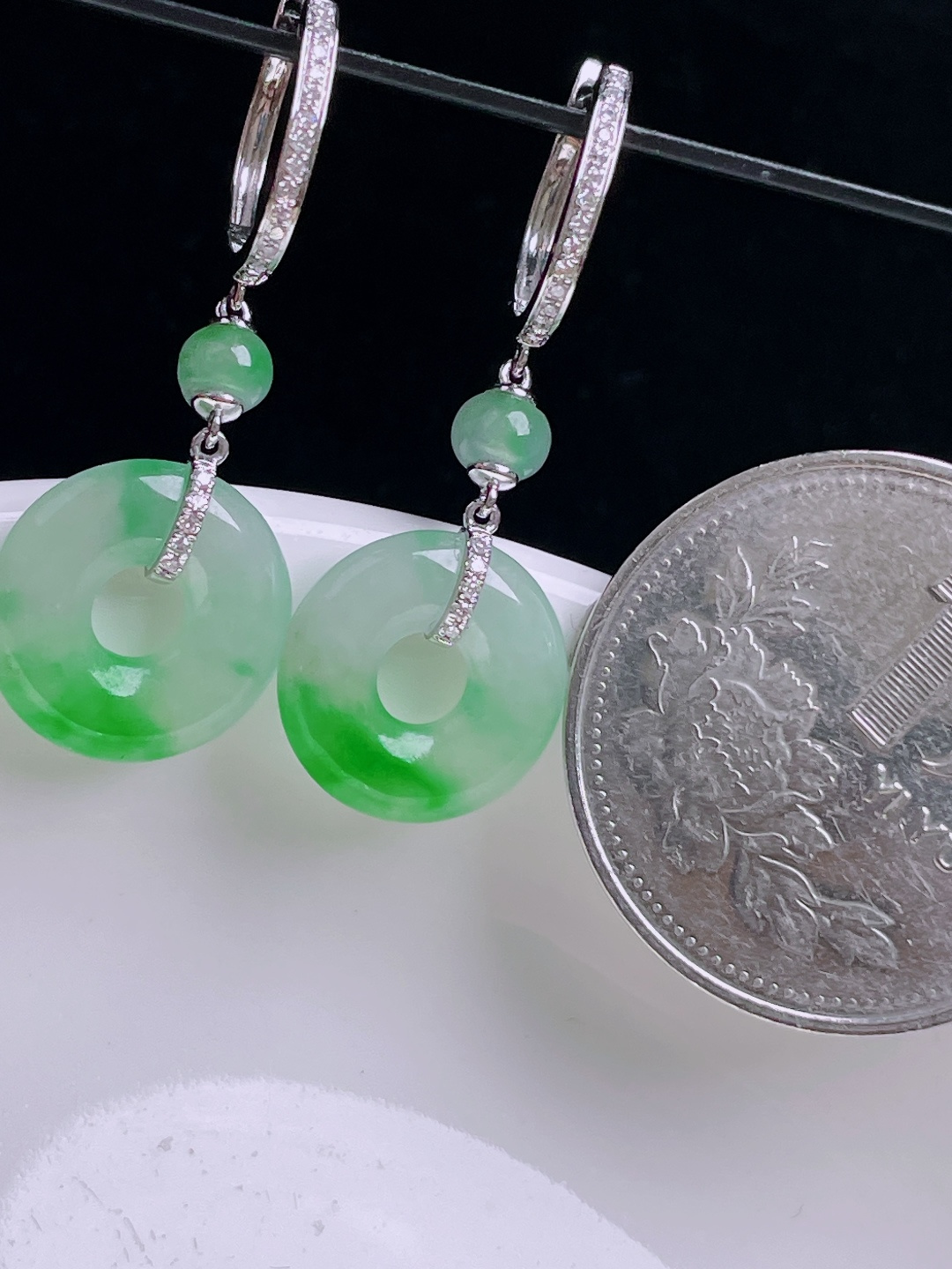 冰绿耳坠，18k镶嵌，老种起光，细底通透，尺寸：33裸石13/3mm0906