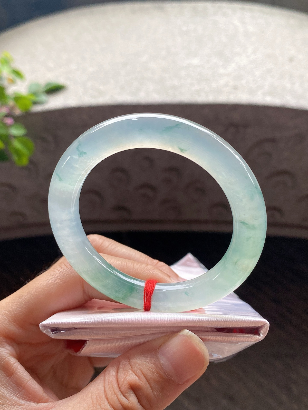 圈口51.9-9.8-10     【冰种飘绿花圆条手镯】圈口51  52可戴  质地细腻   种水好