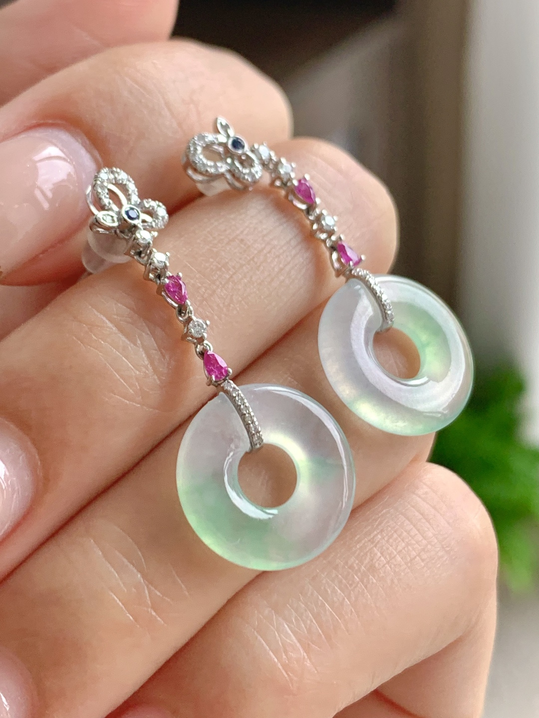 冰飘绿花甜甜圈耳坠，18k金镶嵌，无裂，性比高，飘花34.4，裸石14.6-2.5，重量4克