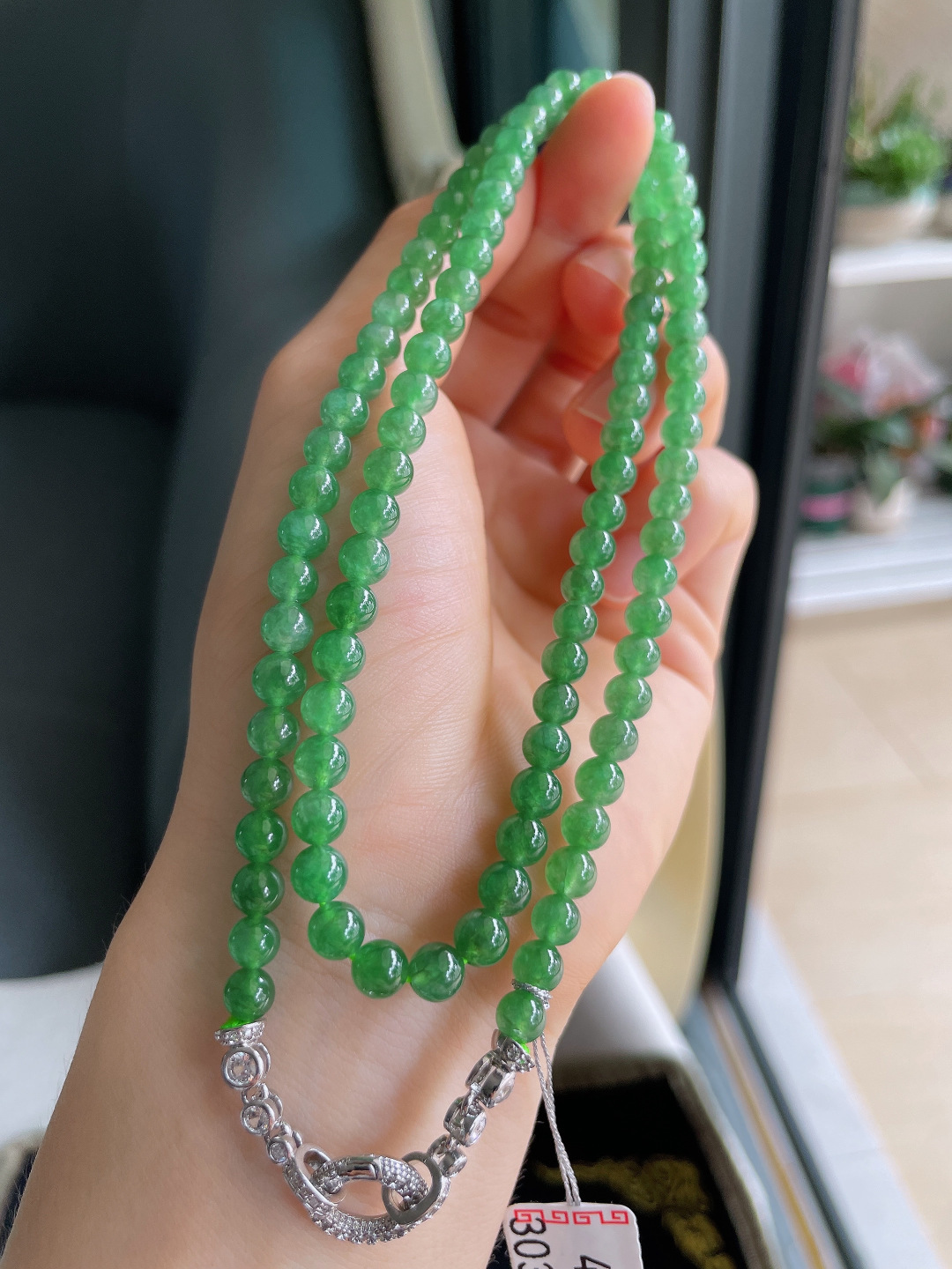 ️，缅甸天然翡翠A货，冰满绿珠链，尺寸：5.3mm100颗。【编4542】