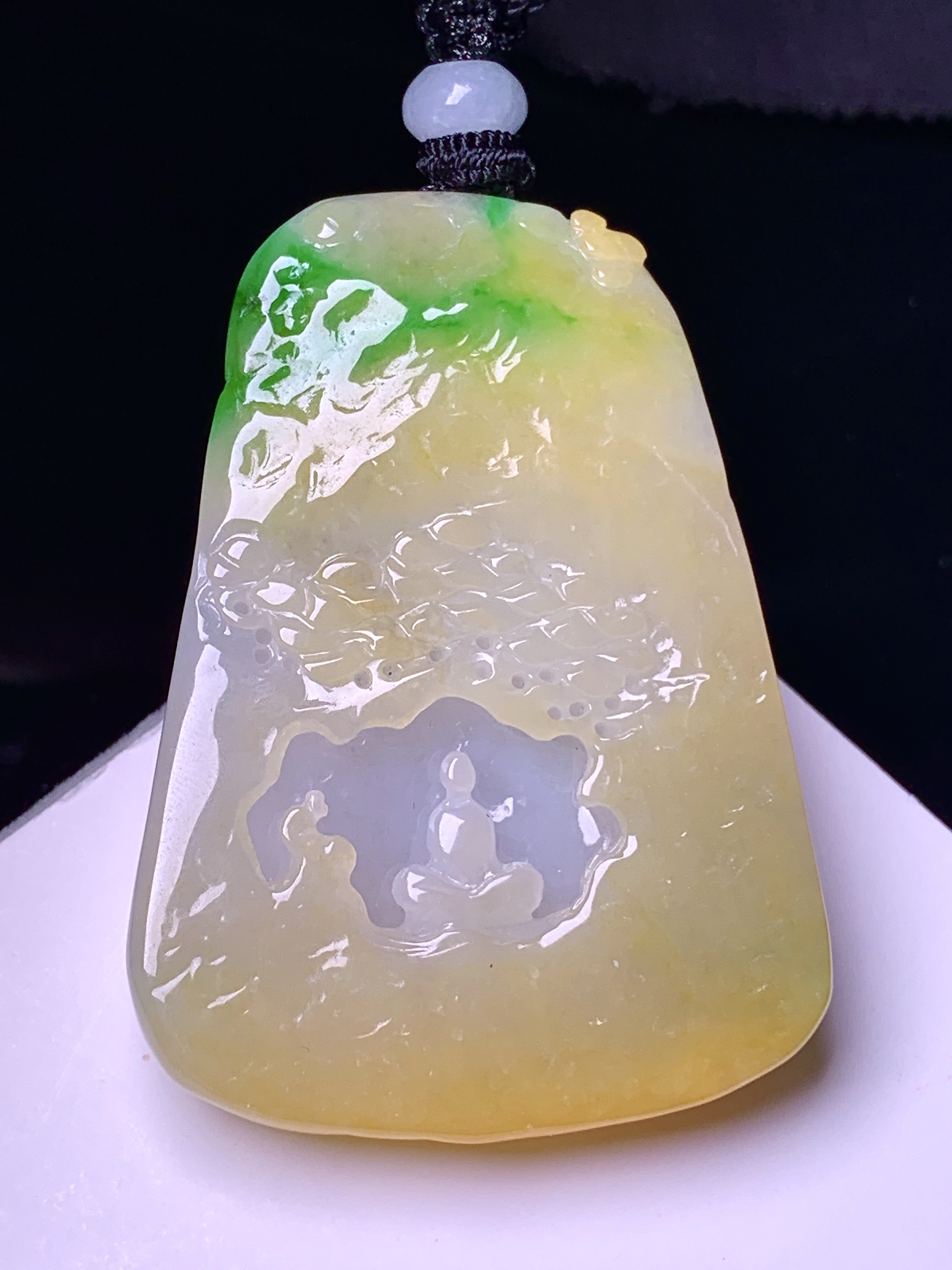 黄翡悟道山水牌子吊坠 玉质细腻 色泽艳丽清新 水润亮眼 整体尺寸51*36.3*11.2 w1