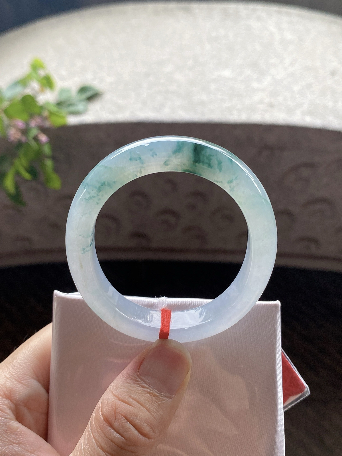 圈口52.8-46.5-10.1-7.7     【冰种飘花贵妃手镯】圈口50  51可戴  质地细腻   种水好