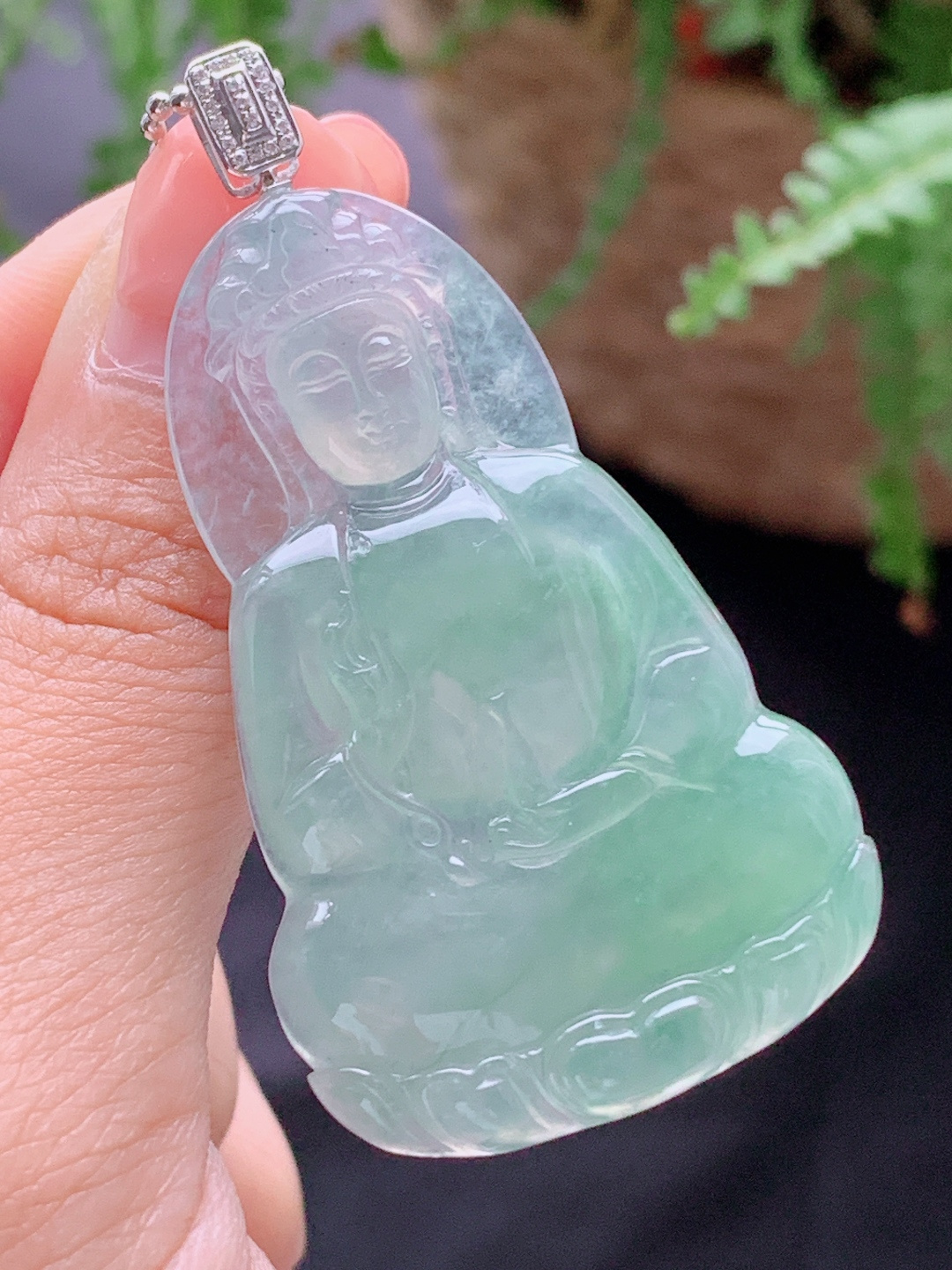 冰飘晴绿素衣观音吊坠, 18k金镶嵌, 净瓶观音, 飘绿, 飘花, 整体57.3, 裸石49.6-31-5.6, 重量15.5克