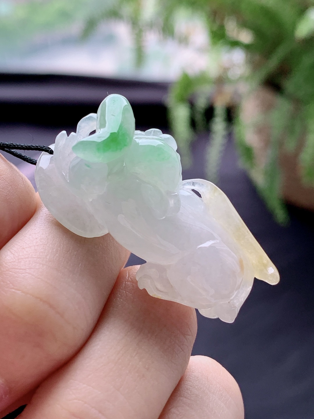 冰黄加绿貔貅吊坠，缅料，性比高，立体，超厚，飘绿，飘花，尺寸40.2-15.7-16.5，重量15.5克