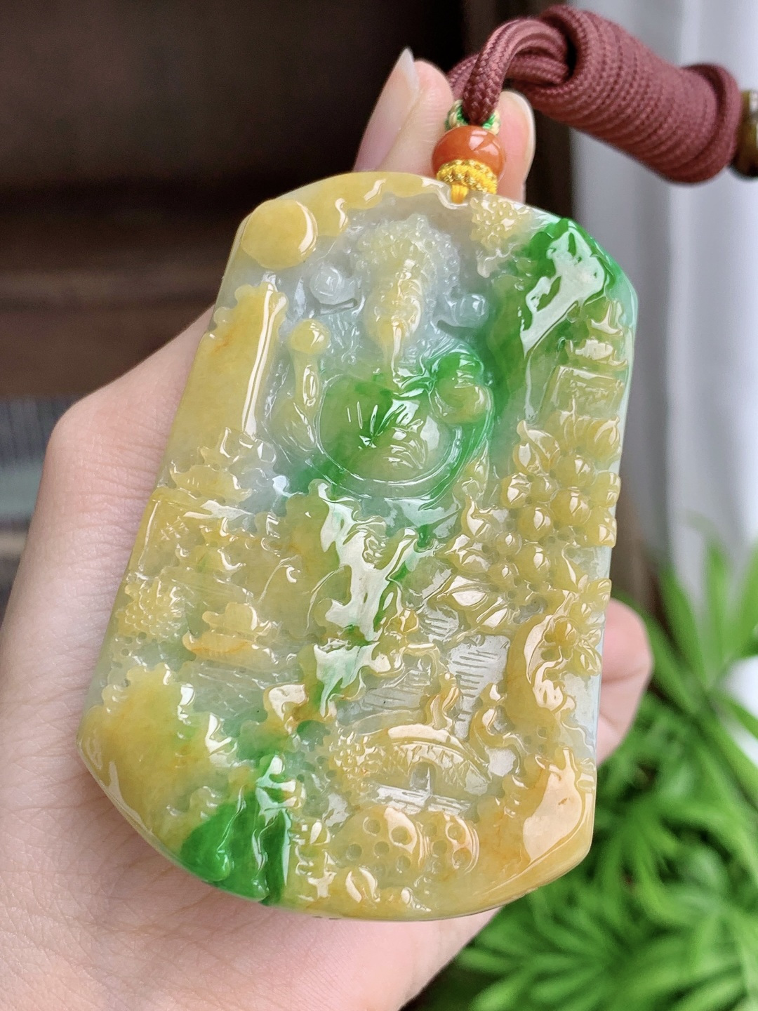 冰黄加绿山水财神爷牌大山水牌吊坠，缅料，性比高，飘绿，超厚，尺寸73.3-48.7-10.8，重量91.8克