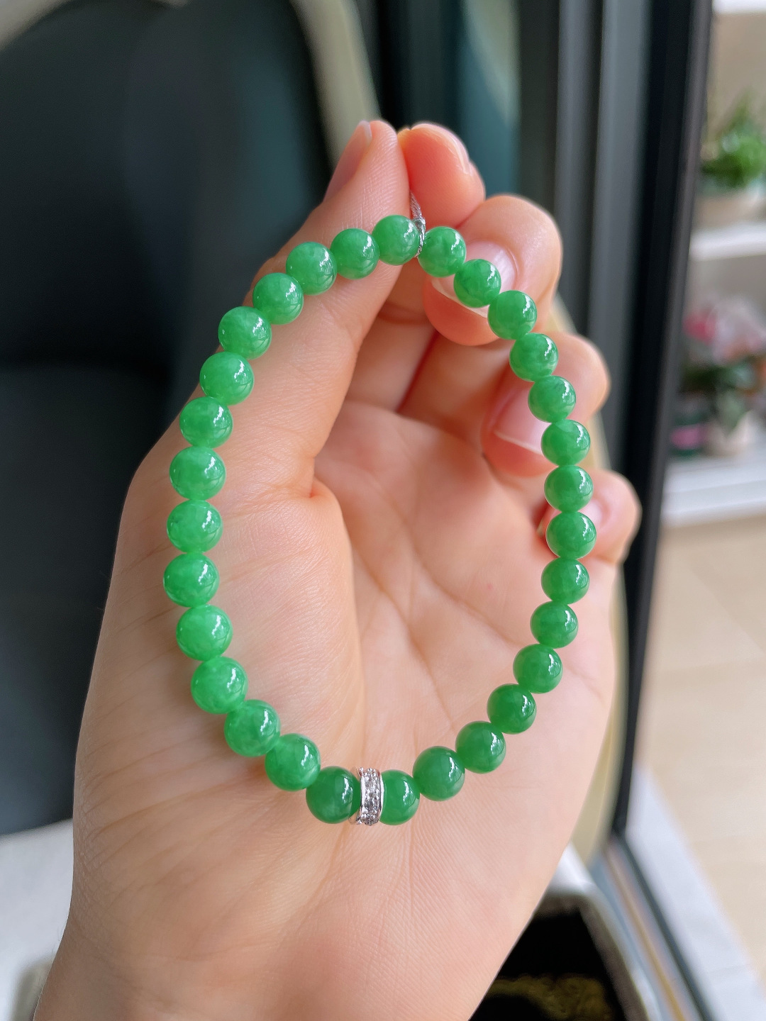 缅甸天然翡翠A货，冰满绿手链，尺寸：5.8mm。【编4555】