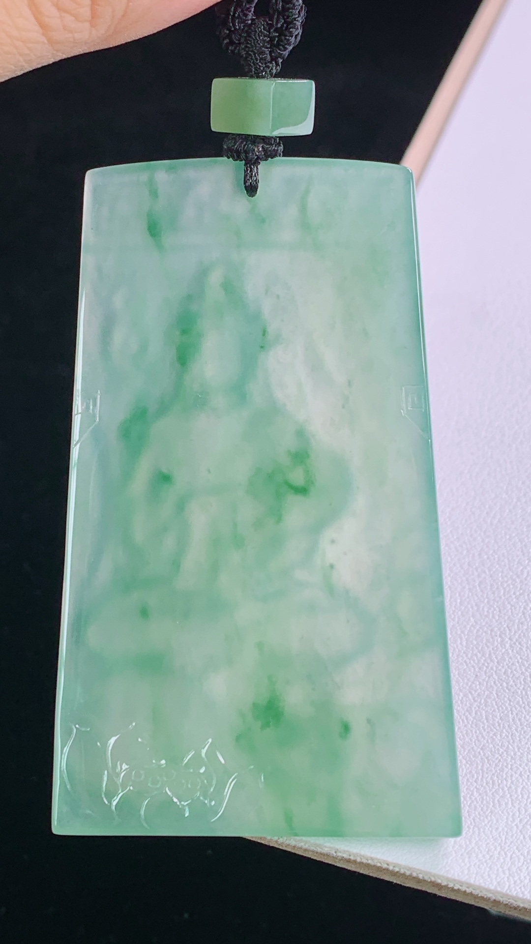 冰晴飘花普贤菩萨，种色兼备，花色灵动，无裂，尺寸:67.7-40.8-5.6mm
