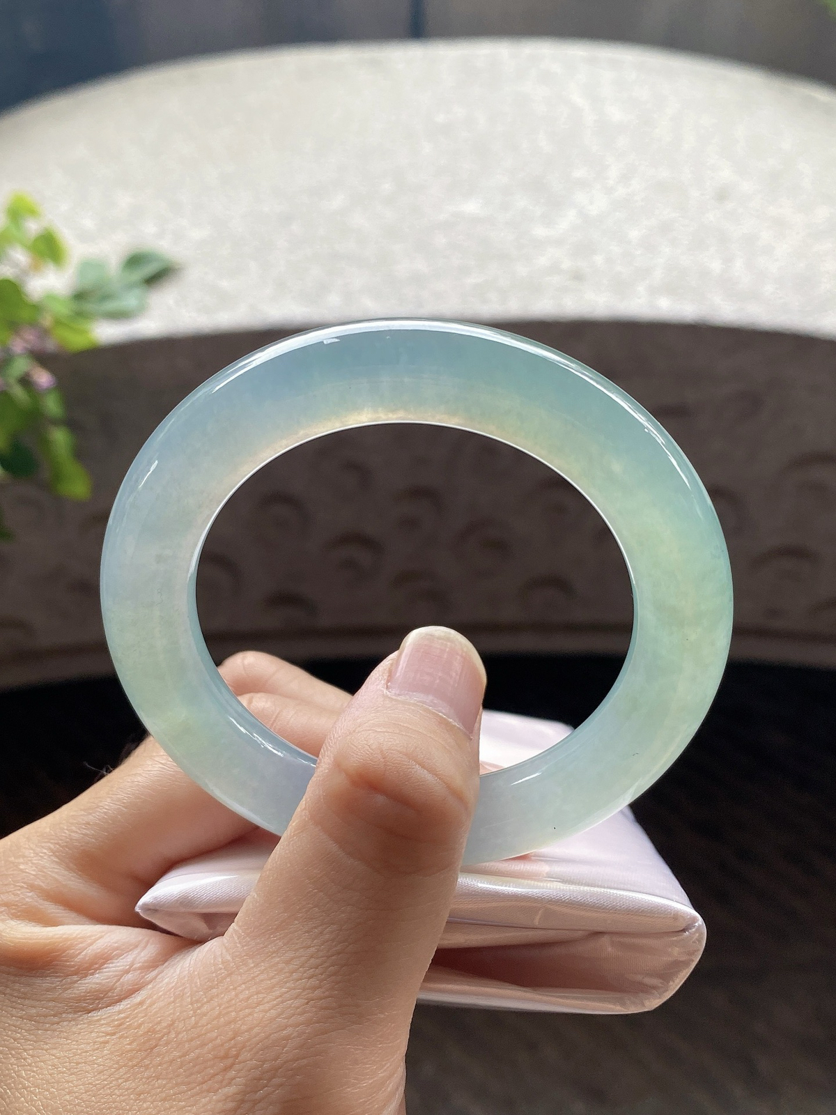 圈口56.8-11-12    【冰种晴绿圆条手镯】圈口56  57可戴  质地细腻   种水好