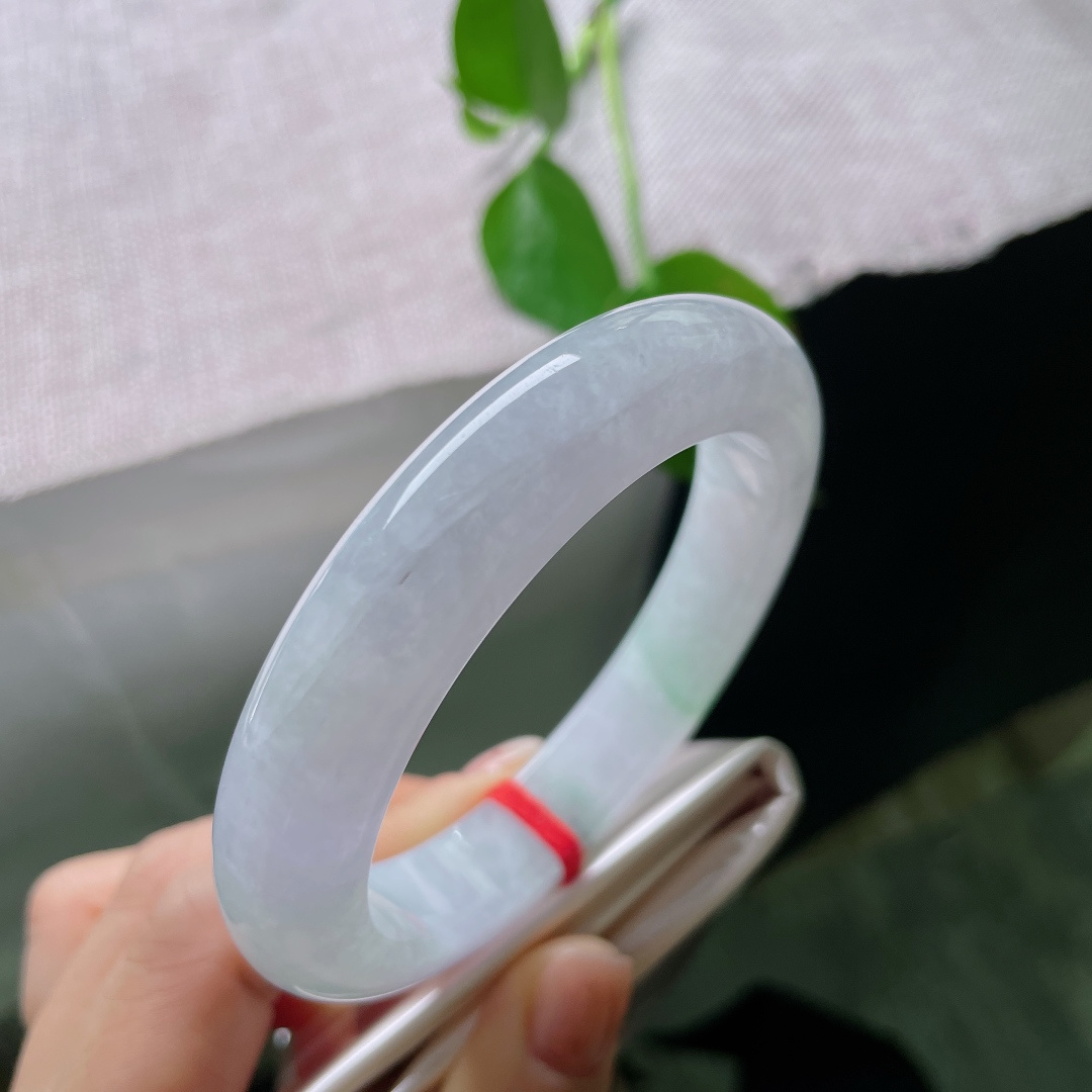 58.6/12.8/10.4，春彩正圈，一点皮纹，宽版厚条正圈形制，器型饱满周正，稳重有质感，经典耐看。ss56427a