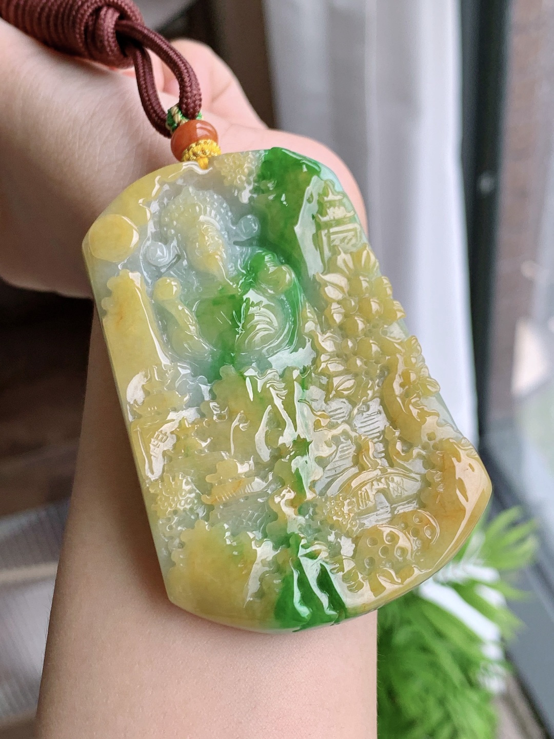 冰黄加绿山水财神爷牌大山水牌吊坠，缅料，性比高，飘绿，超厚，尺寸73.3-48.7-10.8，重量91.8克