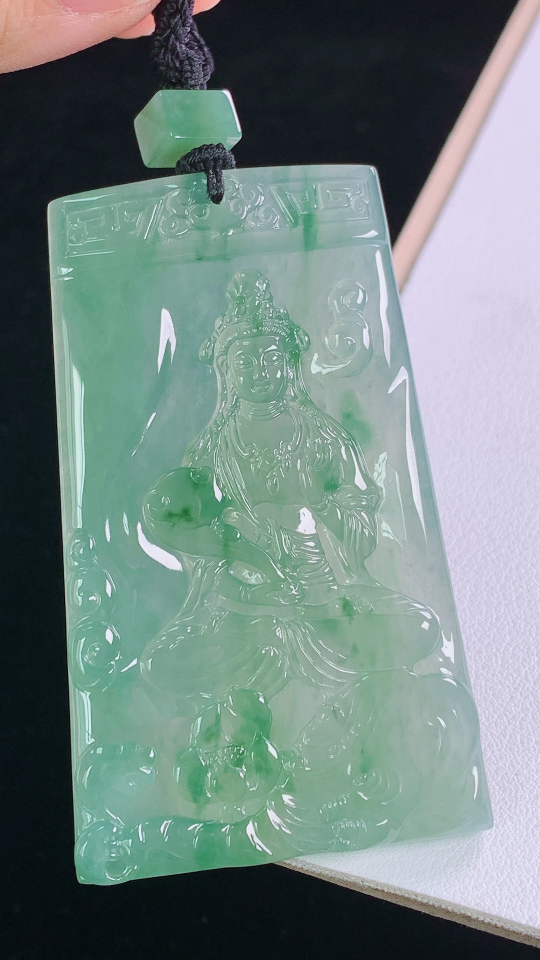 冰晴飘花普贤菩萨，种色兼备，花色灵动，无裂，尺寸:67.7-40.8-5.6mm