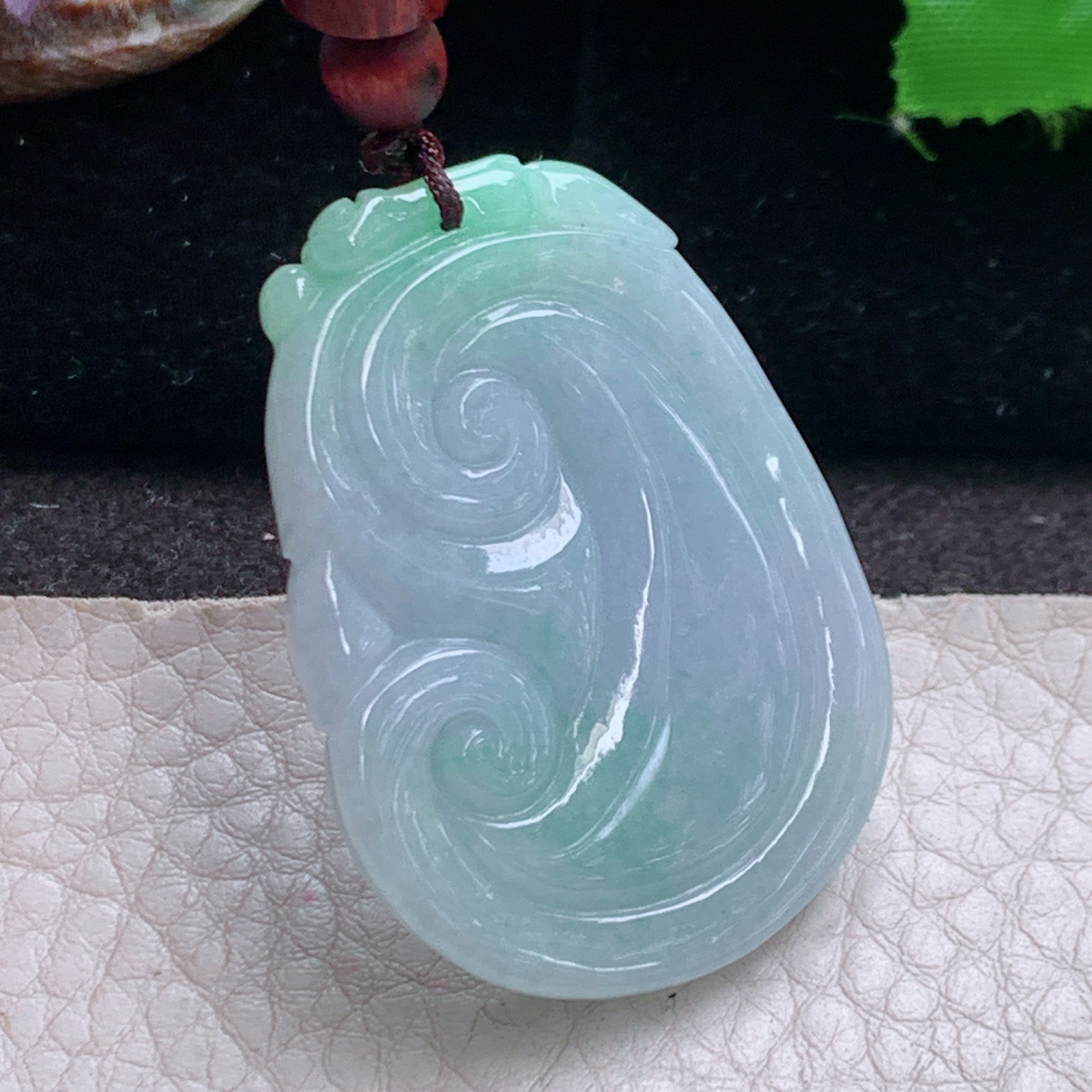 zen实拍41.5*30.8*6.8缅甸翡翠高品质春带彩如意玉吊坠