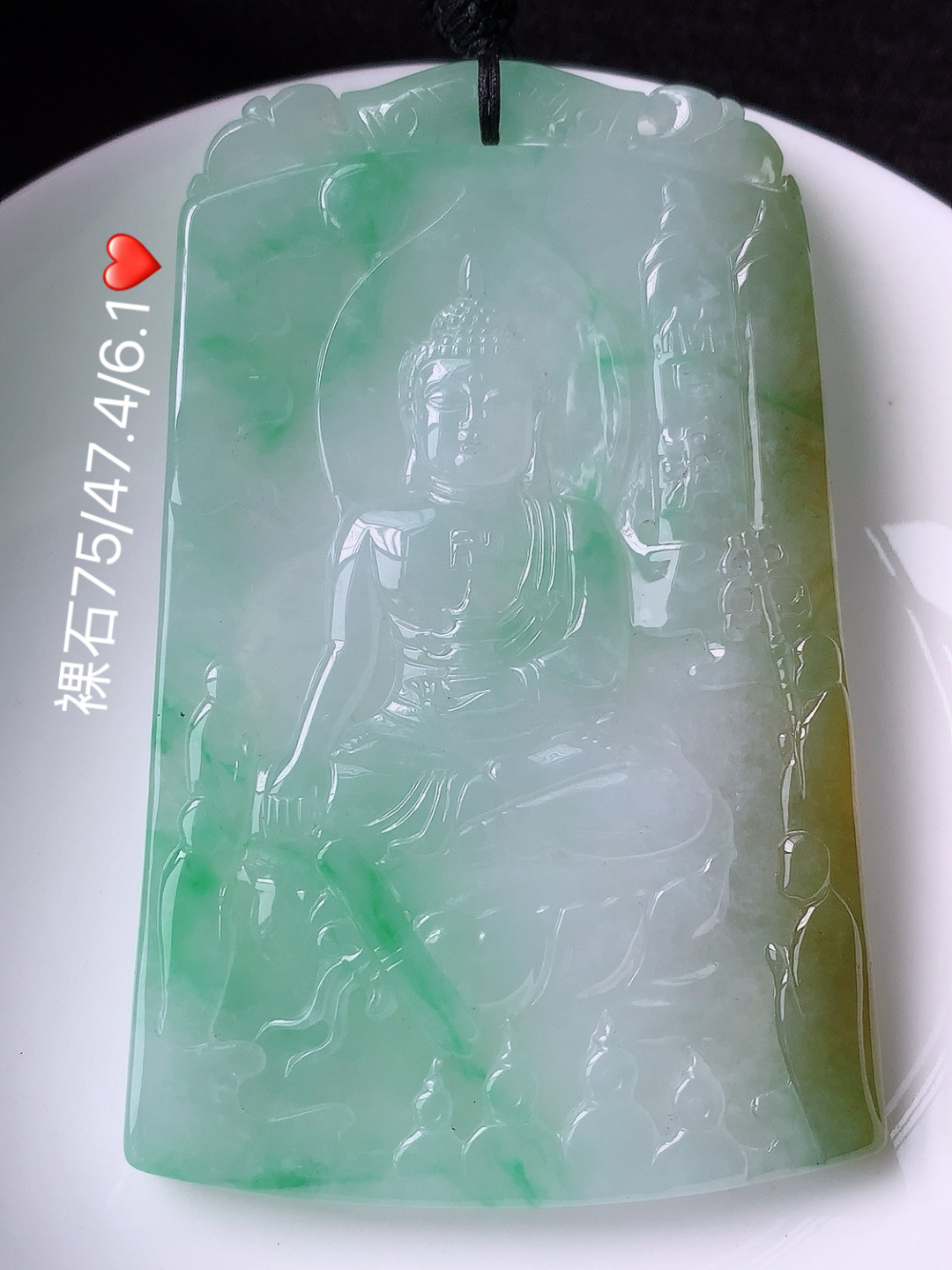 三彩如来挂件色泽鲜艳 底子细腻水润 佩戴简单大方，75-47.4-6.1
