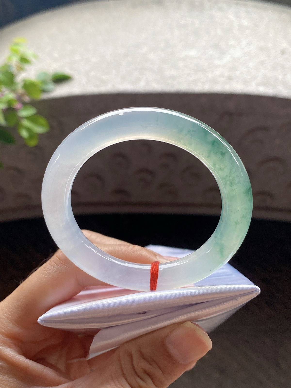 圈口52.7-10-10.4     【冰种晴绿圆条手镯】圈口52  53可戴  质地细腻   种水好