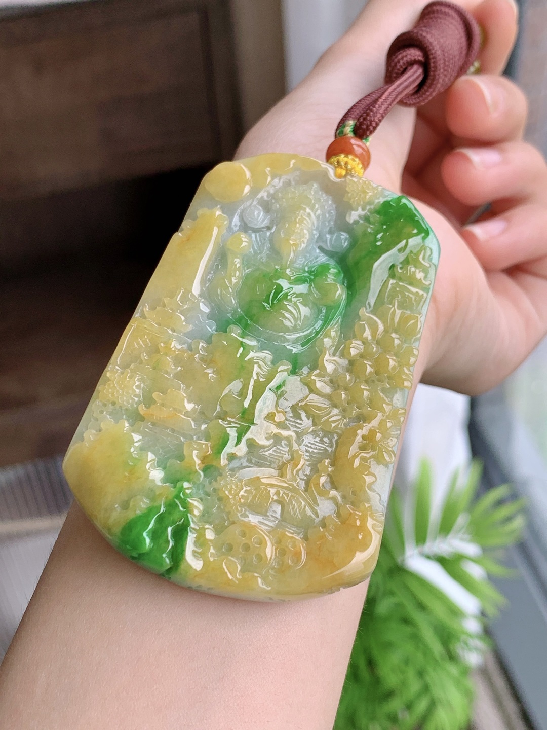冰黄加绿山水财神爷牌大山水牌吊坠，缅料，性比高，飘绿，超厚，尺寸73.3-48.7-10.8，重量9