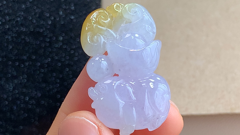 福猪，无裂，尺寸34.2-19.8-7.6mm，包A附证书