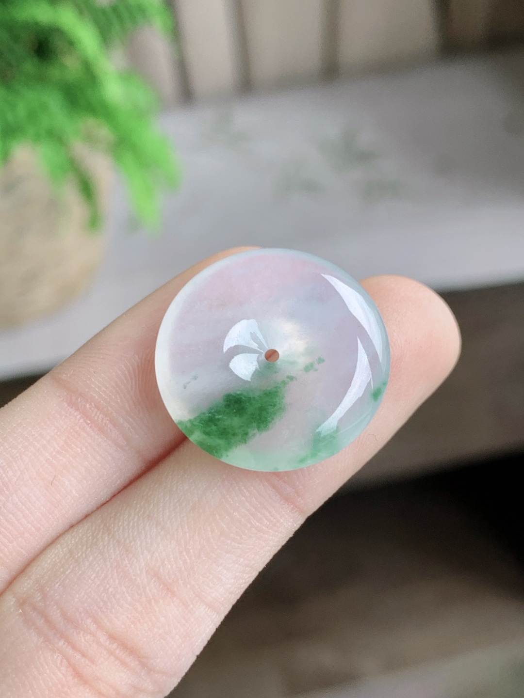 冰飘绿花平安扣吊坠，缅料，无裂，性比高，飘花，尺寸21.8-5.4，重量5克