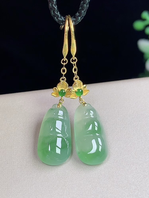 18k金镶冰飘绿福豆耳环，无裂，尺寸14.2-7.4-3.8mm，j06hjg