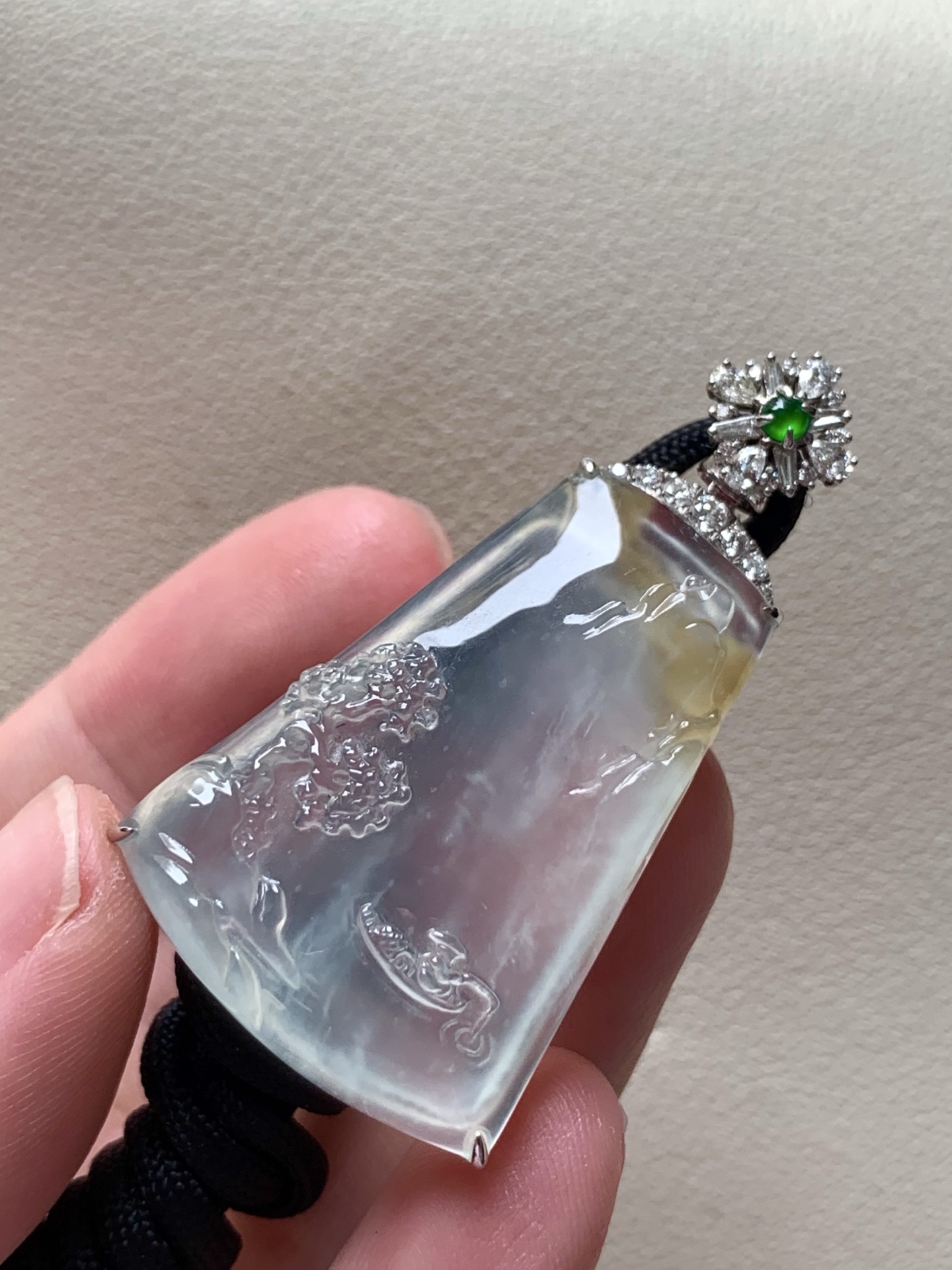 ️【18k金镶嵌黄翡山水牌吊坠】颜色艳丽火辣，韵味十足尺寸：成品：43*23.4*7，裸石：32*23*5,b6796