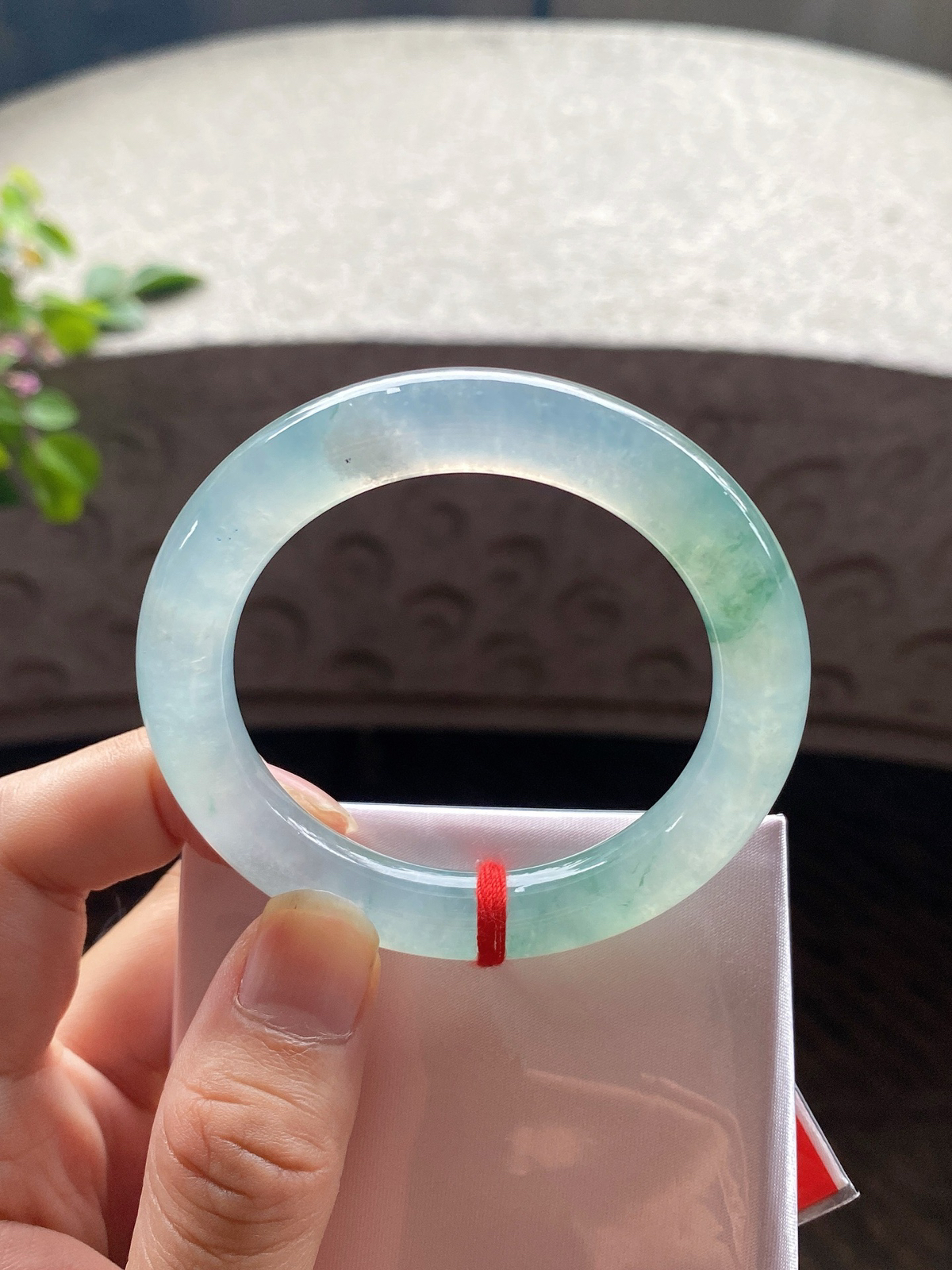 圈口51.9-9.8-10     【冰种飘绿花圆条手镯】圈口51  52可戴  质地细腻   种水好