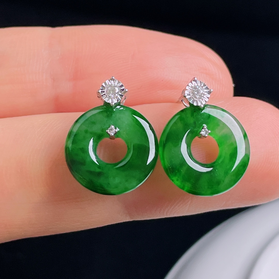 辣绿耳坠，18k镶嵌，老种起光，细底通透，尺寸：裸石12.6/2.7mm