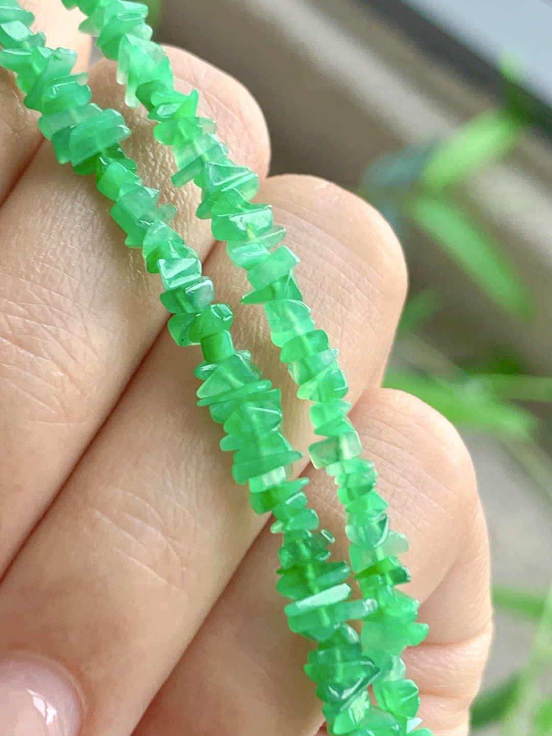 珠子冰阳绿手串随形手串,说明性比高,尺寸4-2.3-1.8mm,重量5克