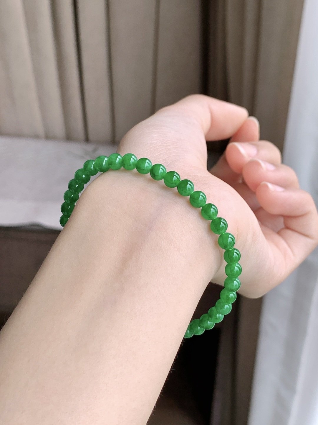 冰辣阳绿手串满绿圆珠子手串,性比高,满色