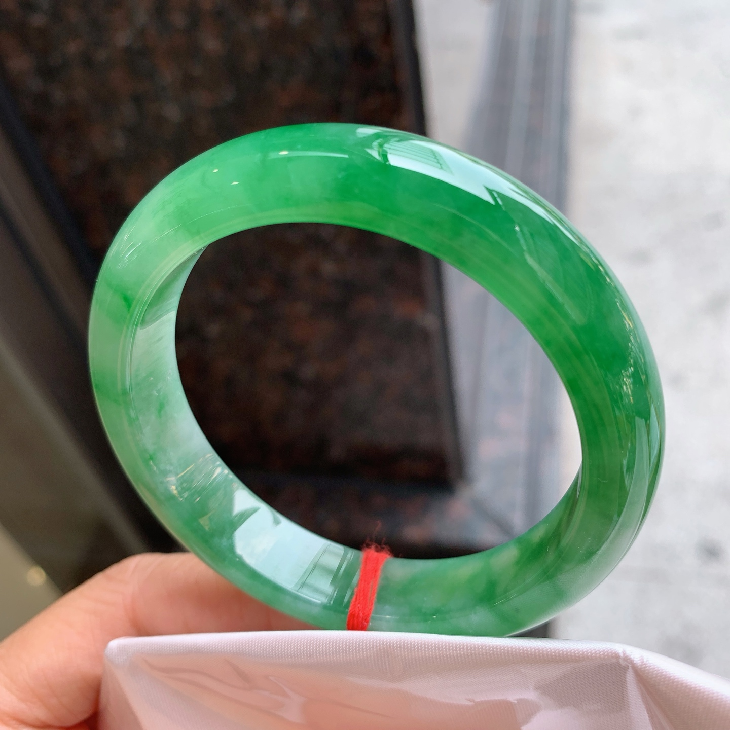正圈飘绿，无裂，色辣