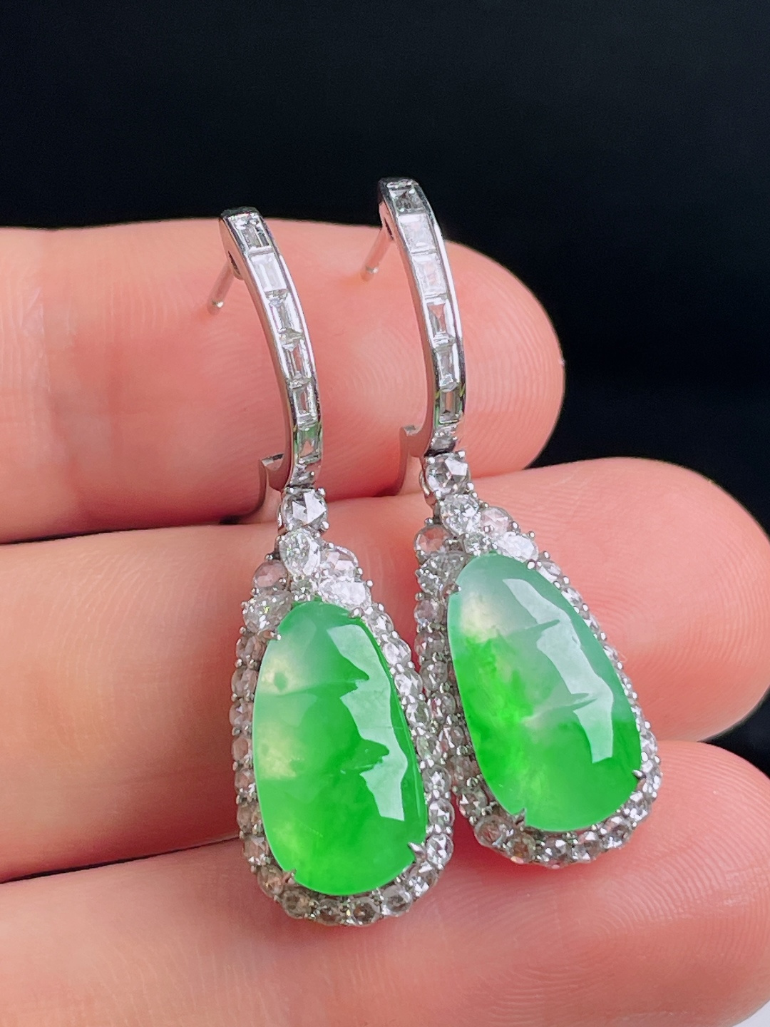 冰绿耳坠，18k镶嵌，老种起光，细底通透，尺寸：裸石12.9/7/2mm0906
