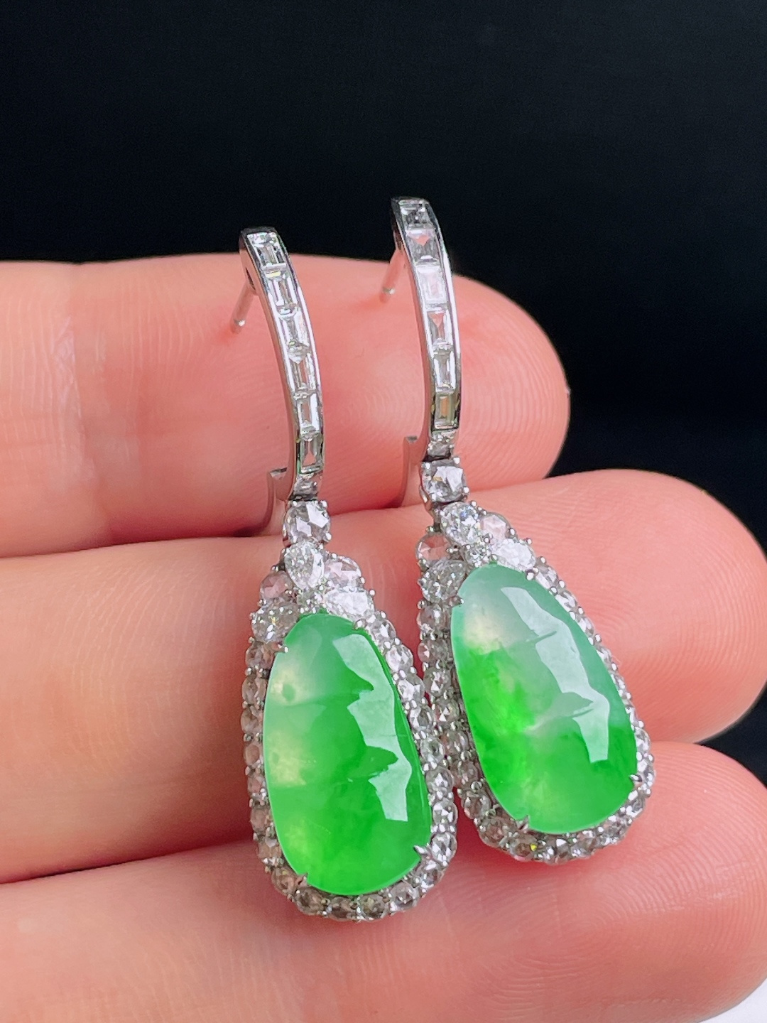 冰绿耳坠，18k镶嵌，老种起光，细底通透，尺寸：裸石12.9/7/2mm0906