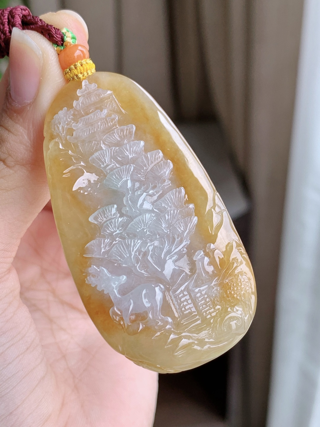 冰黄翡大山水牌吊坠，缅料，性比高，厚装，俏色巧雕，无裂