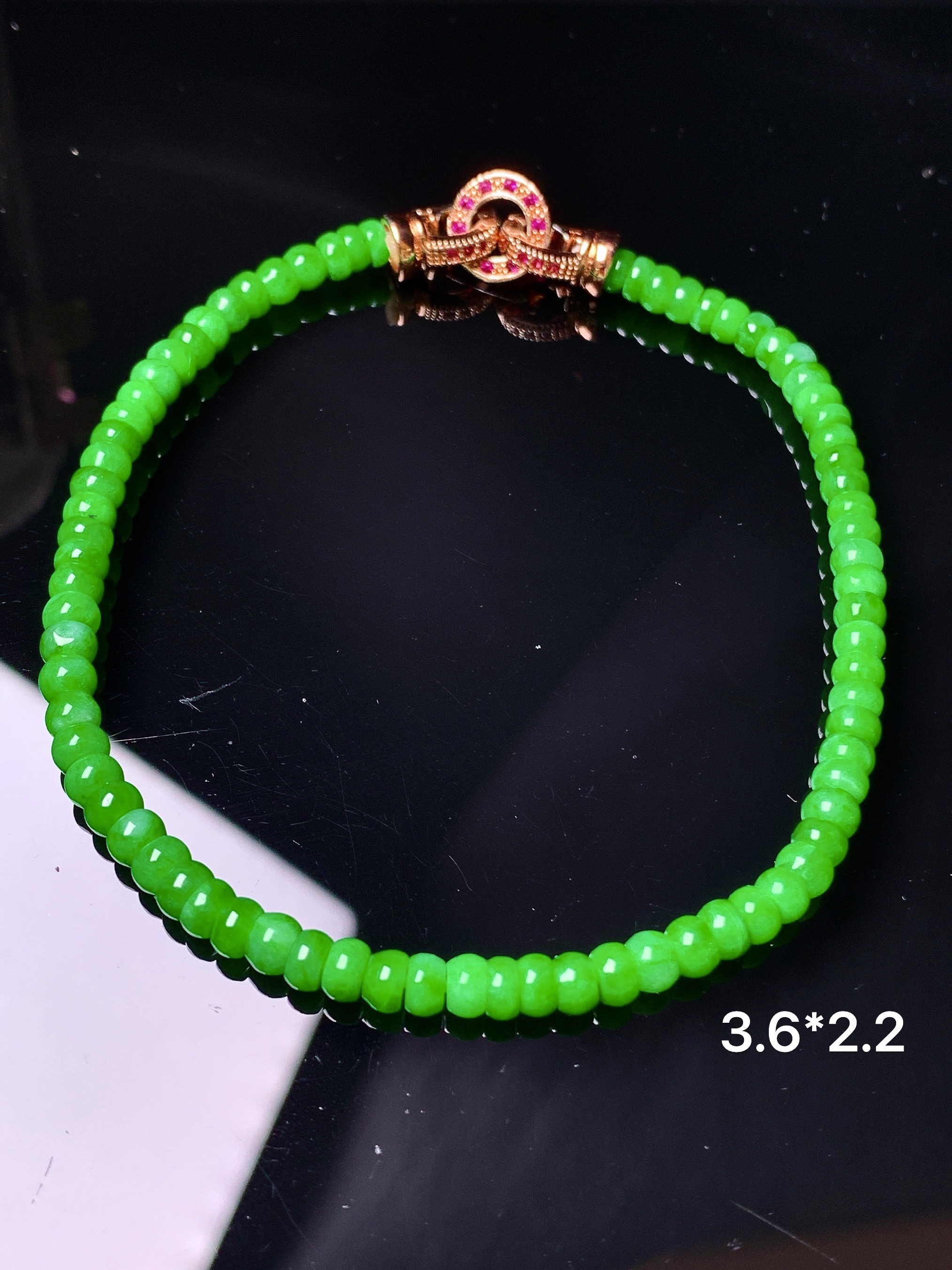 满绿算盘珠手链 玉质细腻 色泽艳丽清新 水润亮眼 整体尺寸3.6*2.2 h3