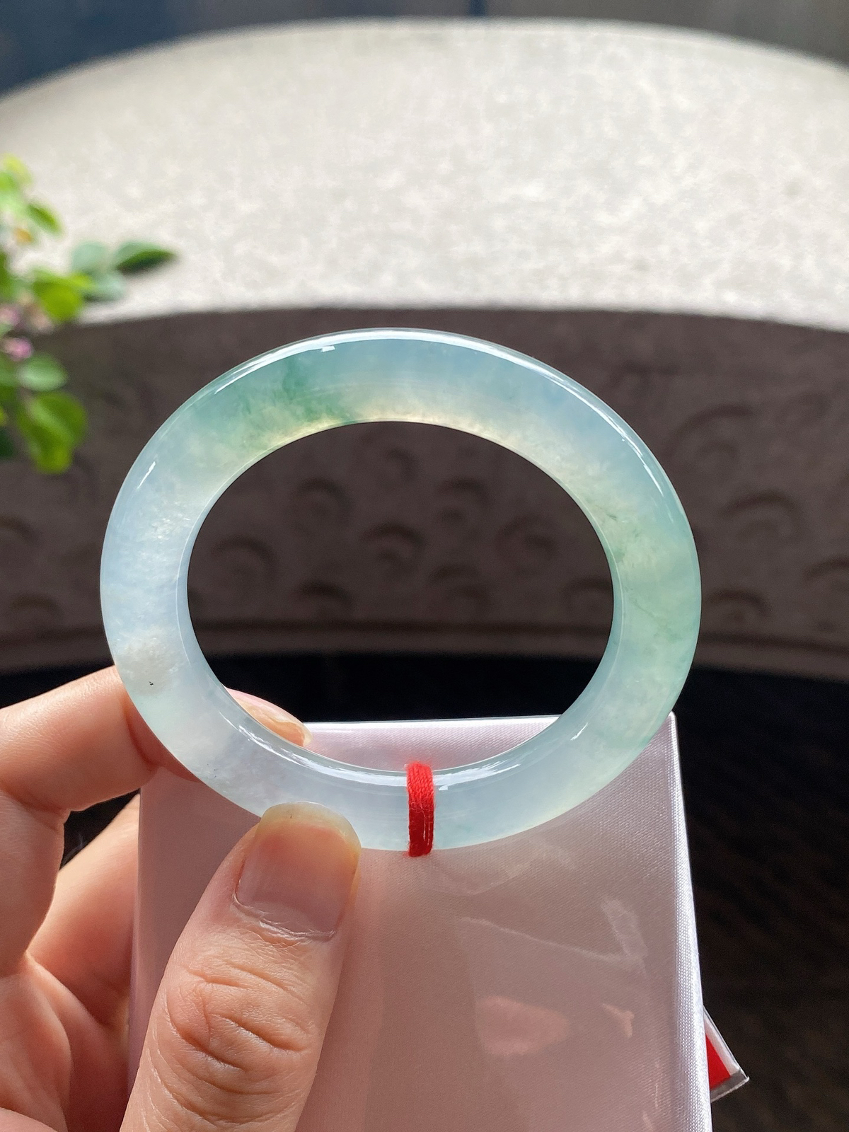 圈口51.9-9.8-10     【冰种飘绿花圆条手镯】圈口51  52可戴  质地细腻   种水好