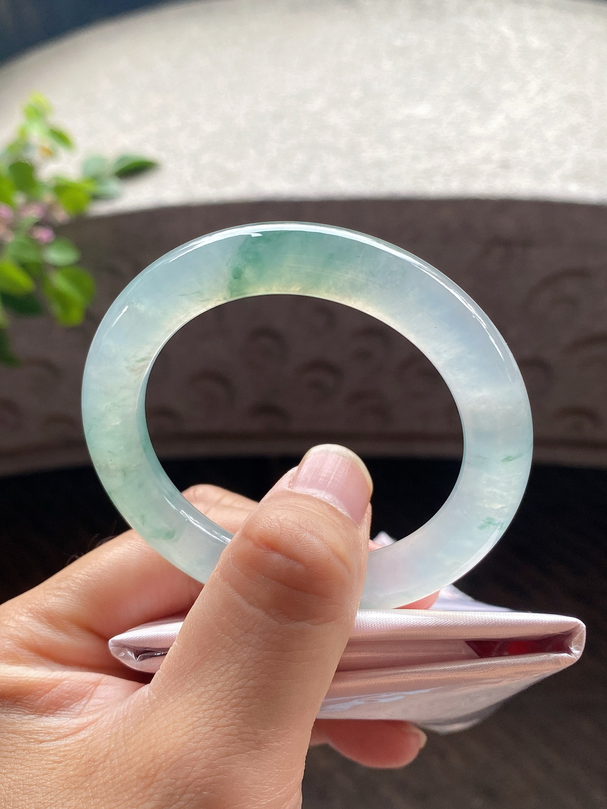 圈口51.9-9.8-10     【冰种飘绿花圆条手镯】圈口51  52可戴  质地细腻   种水好