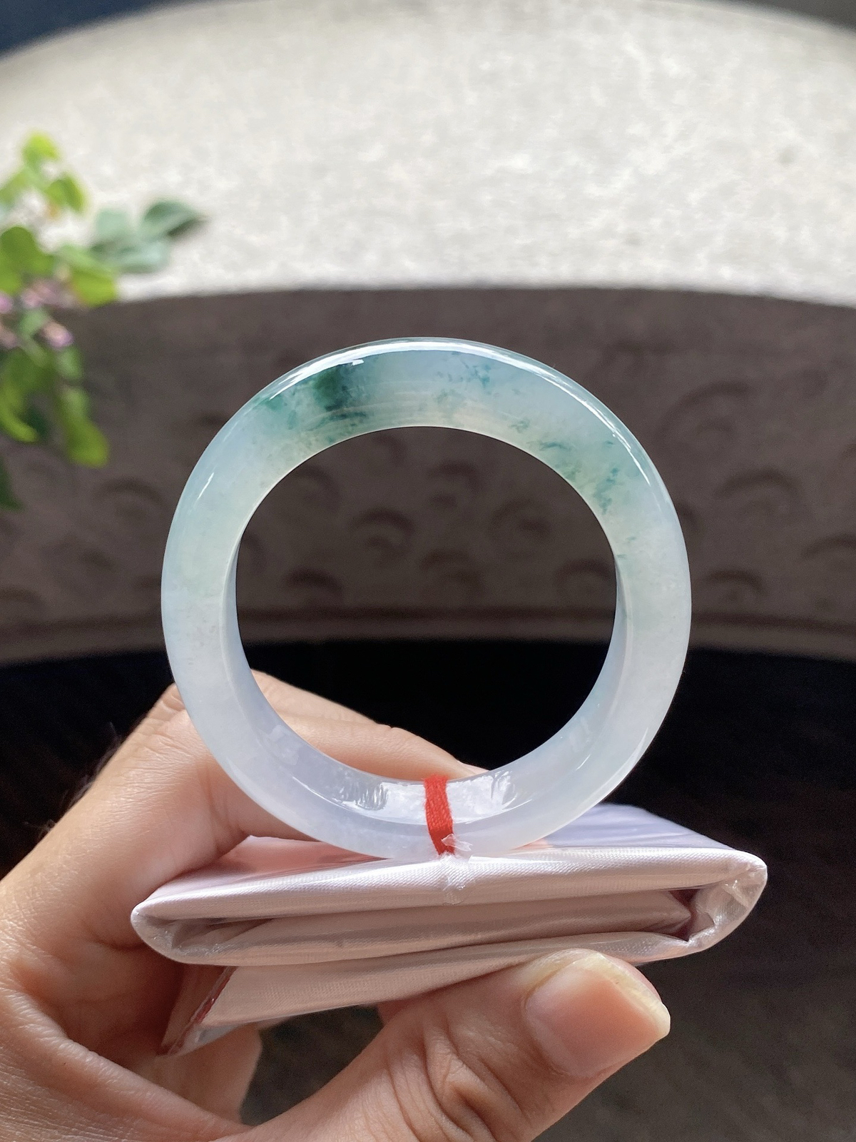 圈口52.8-46.5-10.1-7.7     【冰种飘花贵妃手镯】圈口50  51可戴  质地细腻   种水好
