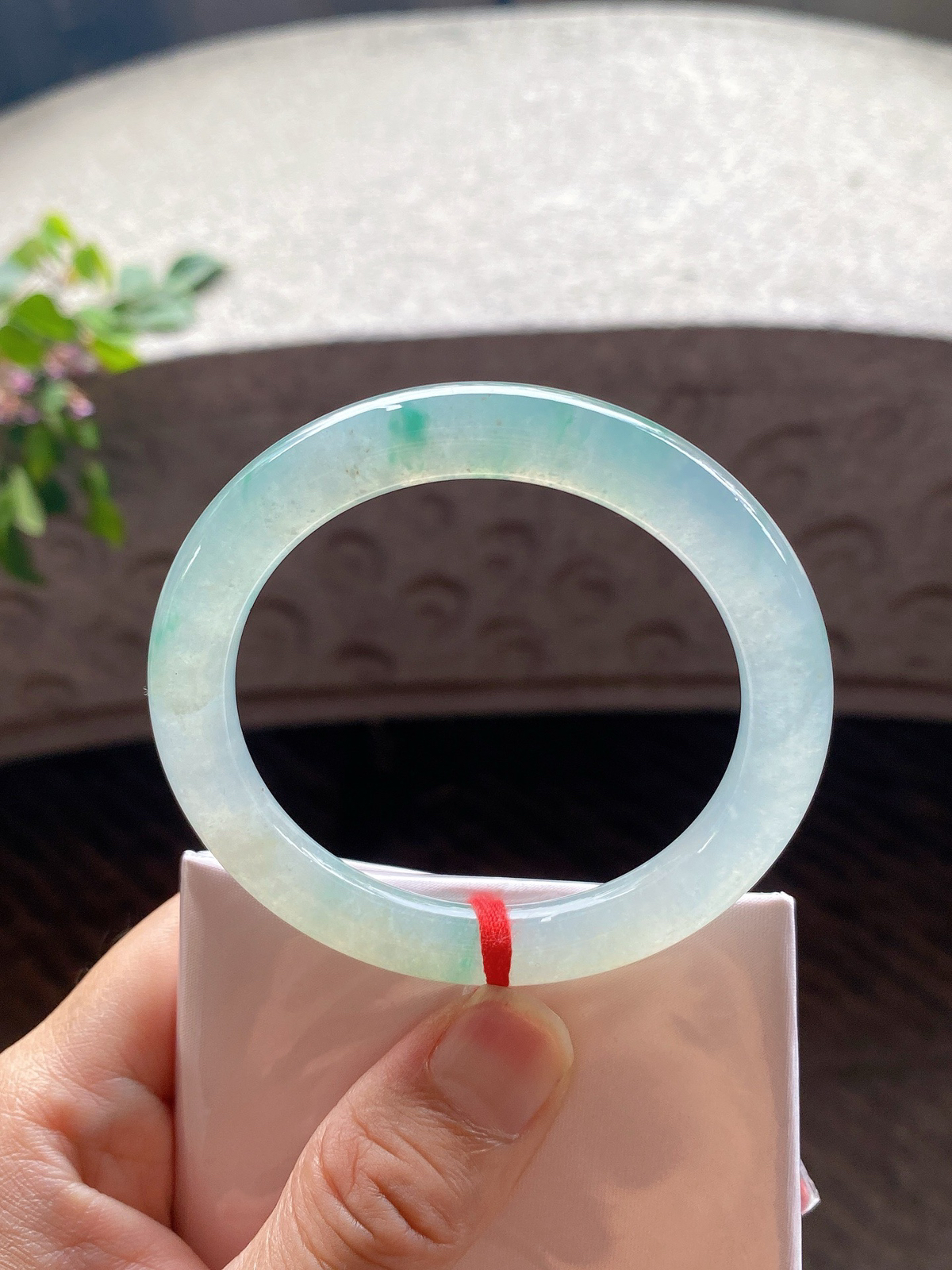 圈口54.6-8.8-9.4     【冰黄飘绿花圆条手镯】圈口54   55可戴  质地细腻   种水好