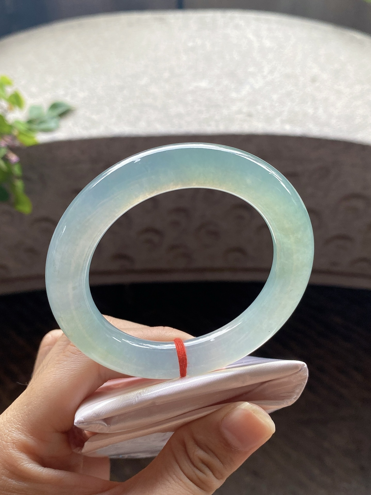 圈口56.8-11-12    【冰种晴绿圆条手镯】圈口56  57可戴  质地细腻   种水好